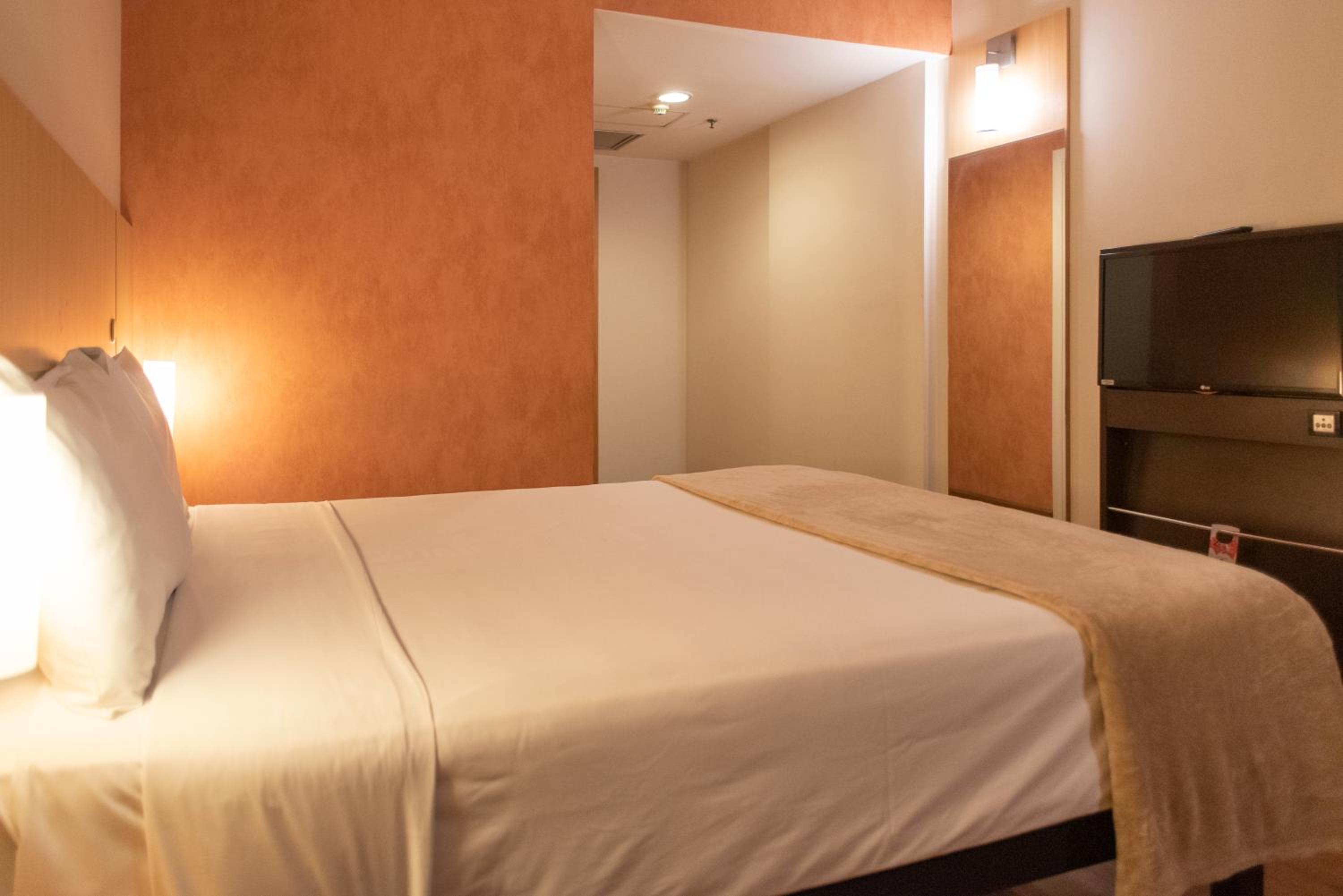 Standard Room with One Double and One Child Bed photo 3