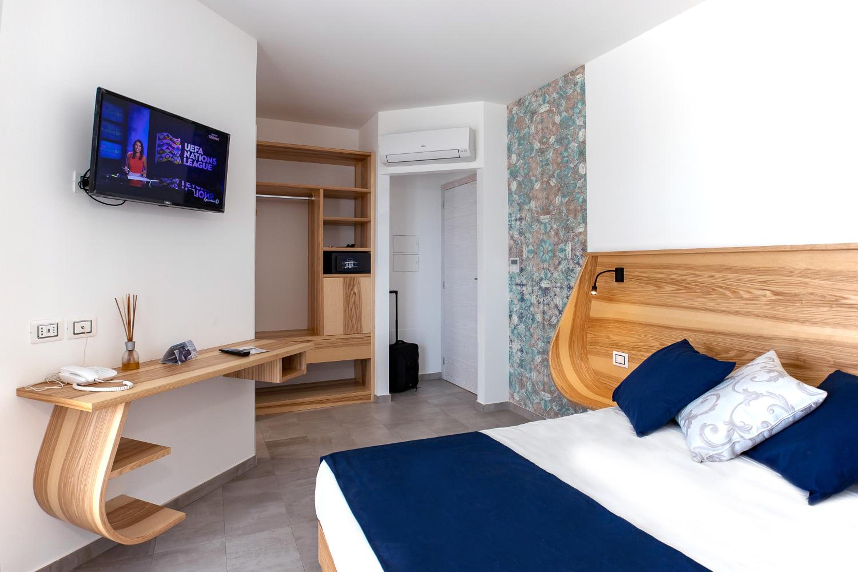 Deluxe Double Room with Sea View