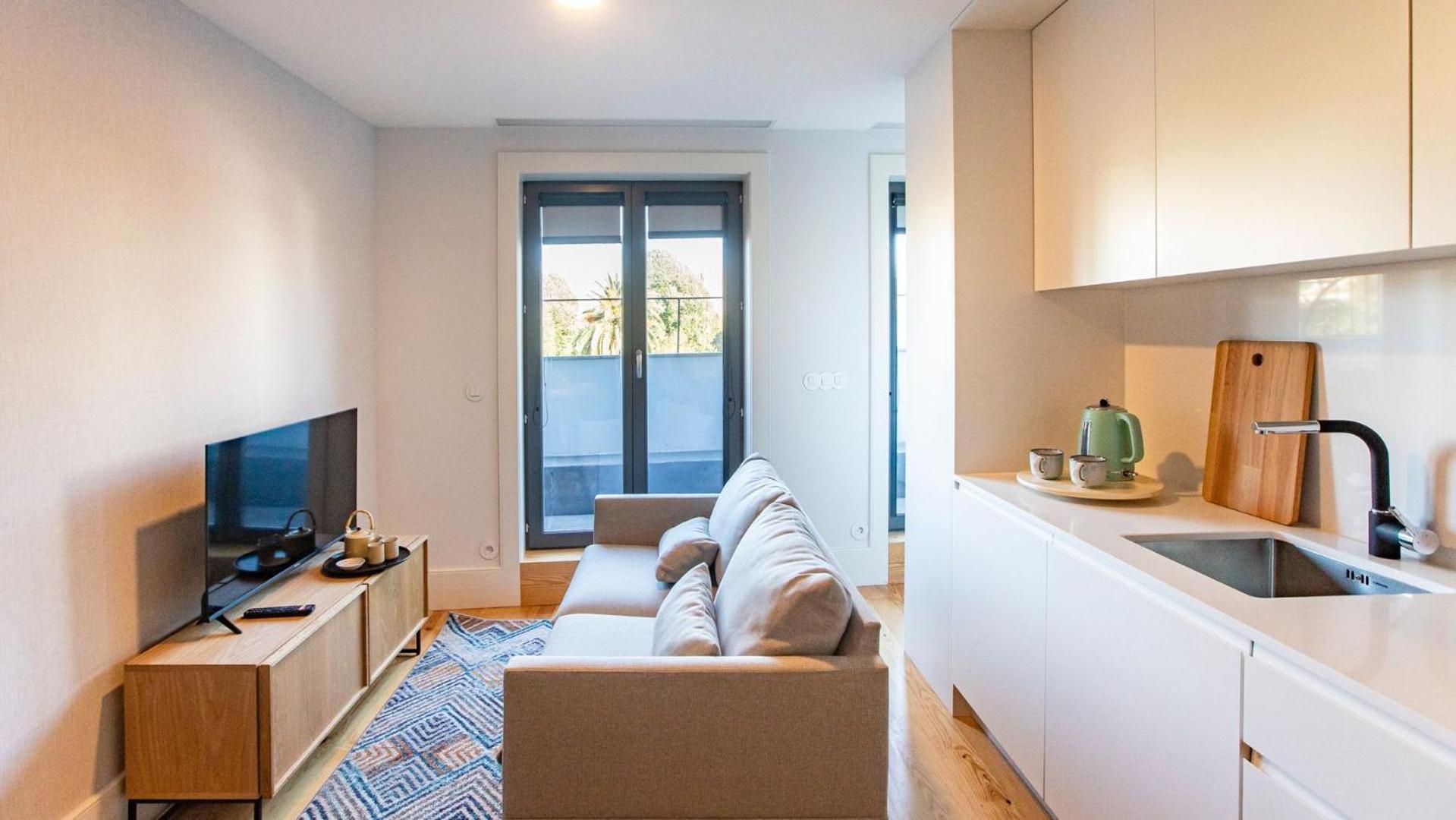 One-Bedroom Apartment - Photo 3