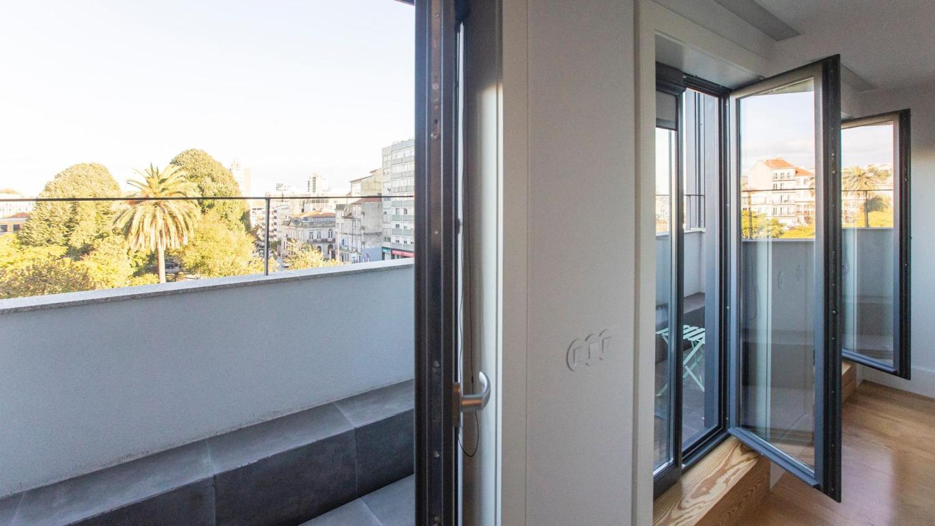 One-Bedroom Apartment - Photo 6