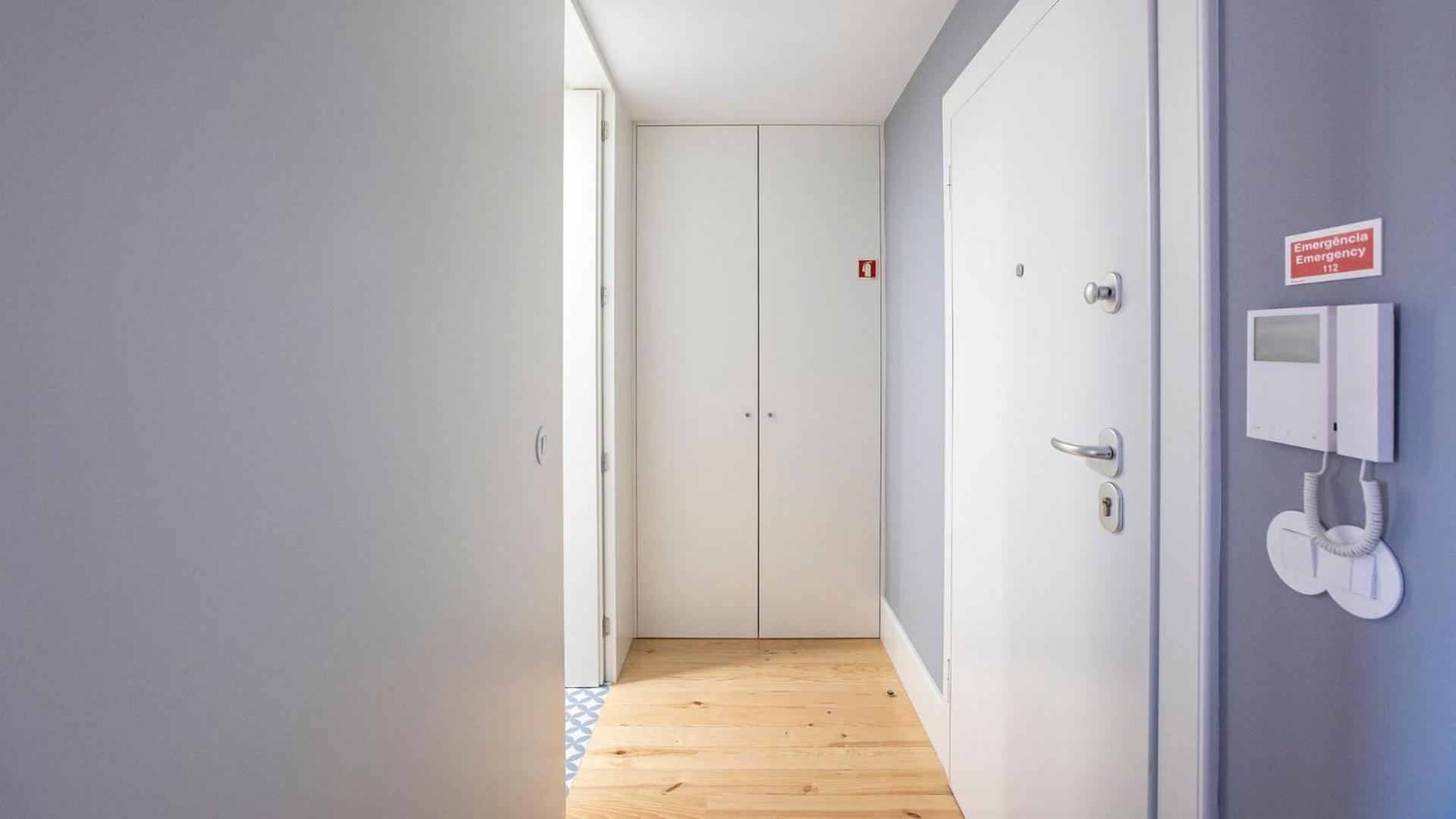 One-Bedroom Apartment - Photo 11