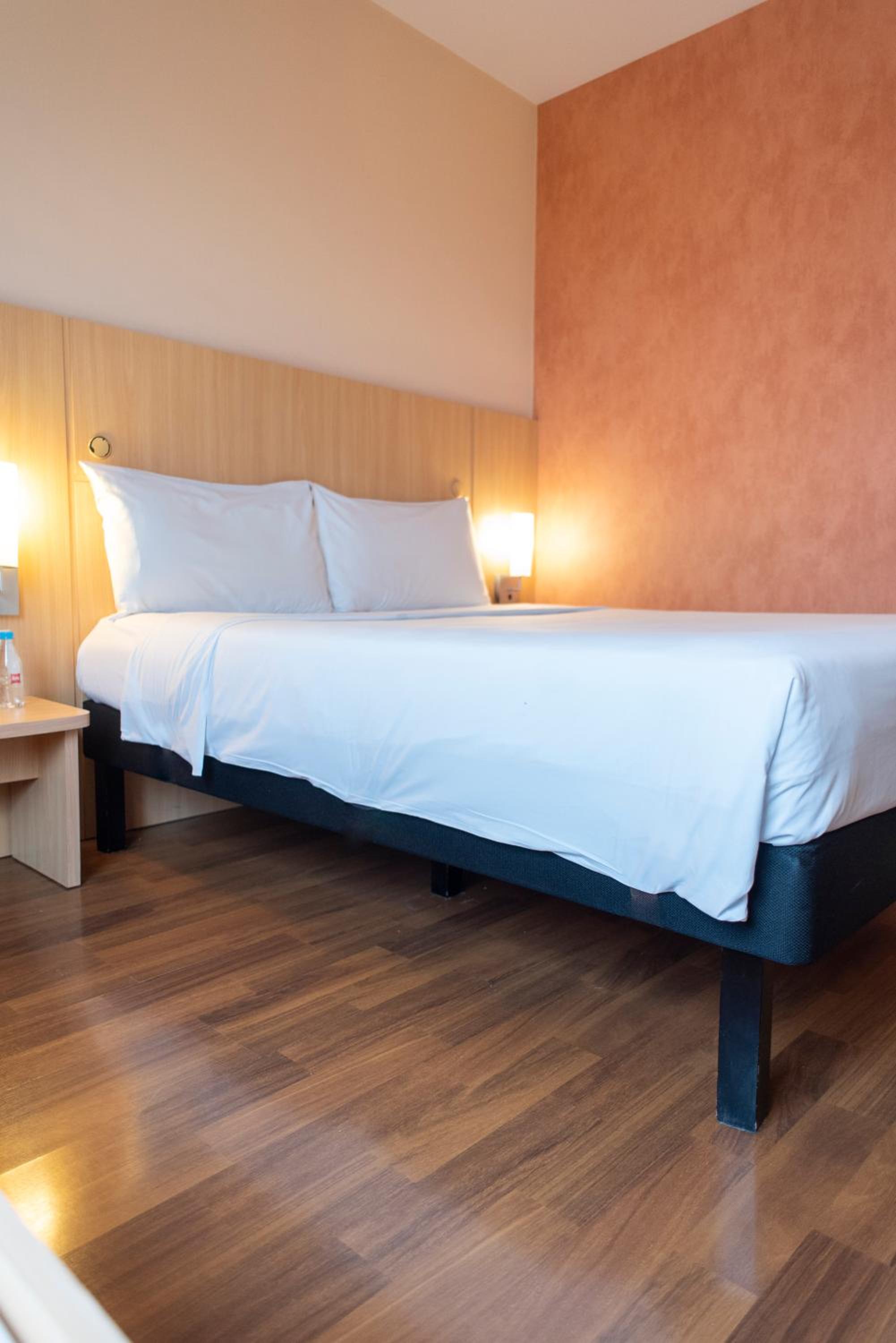 Standard Room with One Double and One Child Bed photo 2