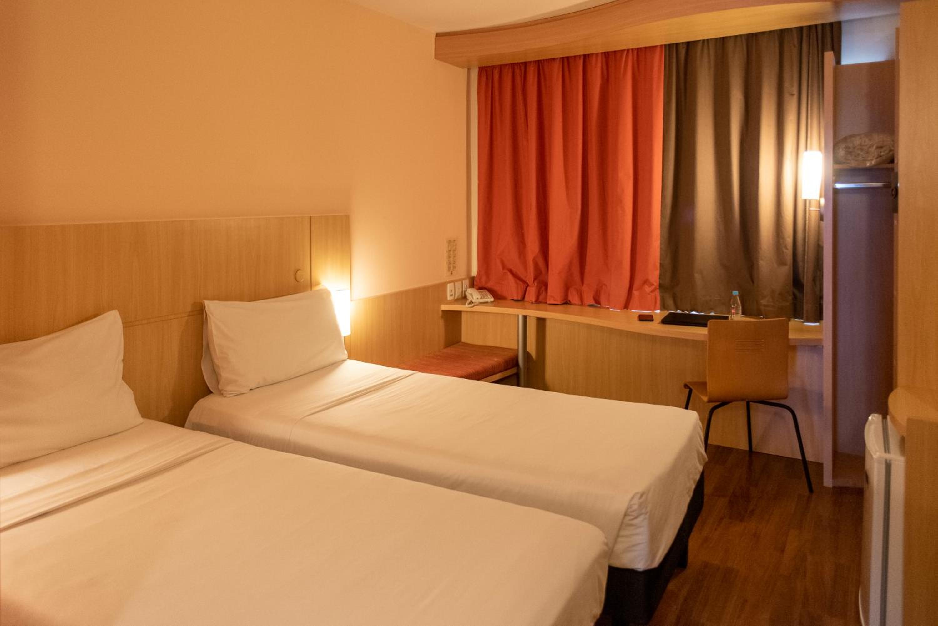 Standard Apartment with Twin Beds photo 2