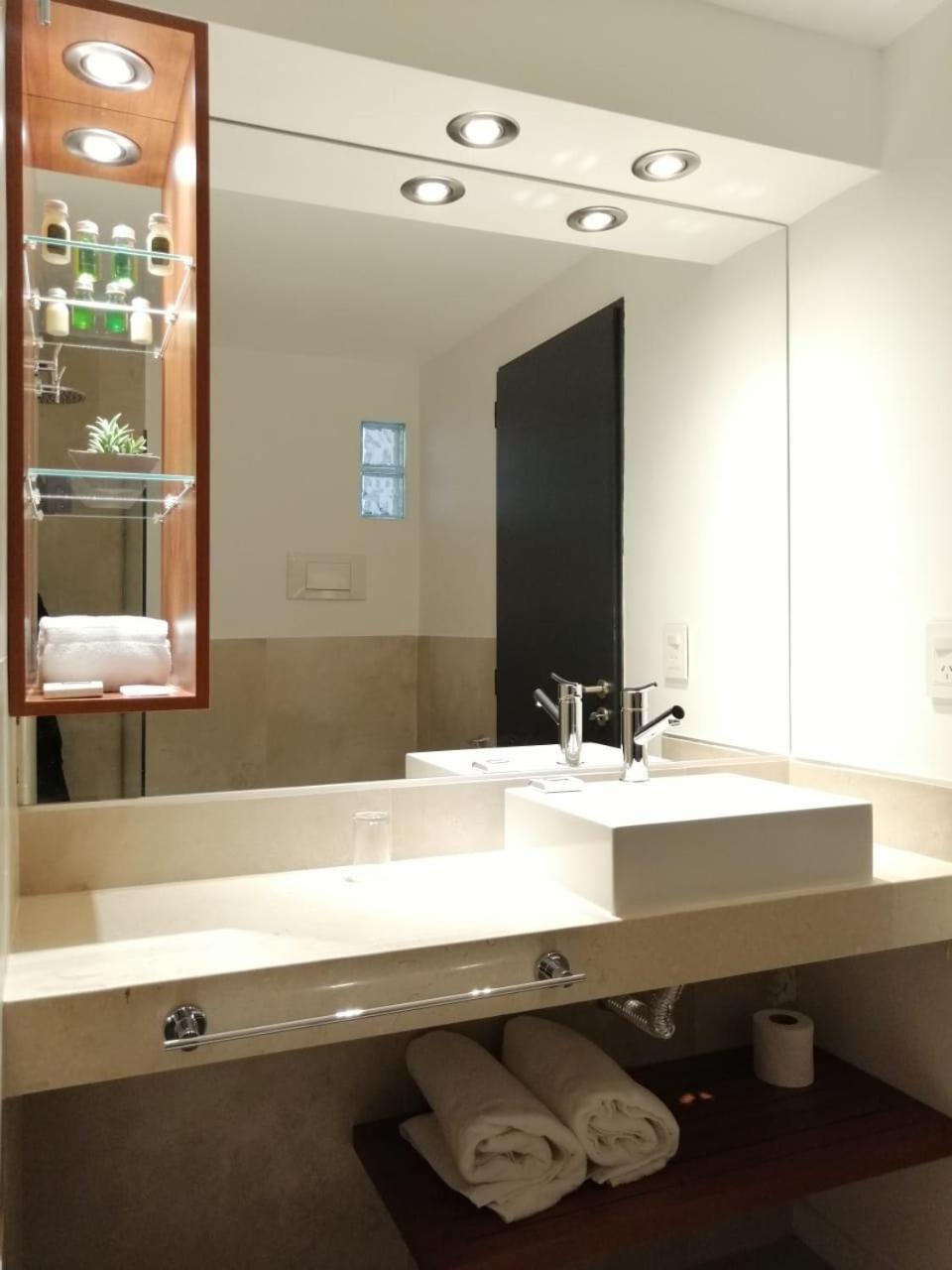 Double or Twin Room photo 2