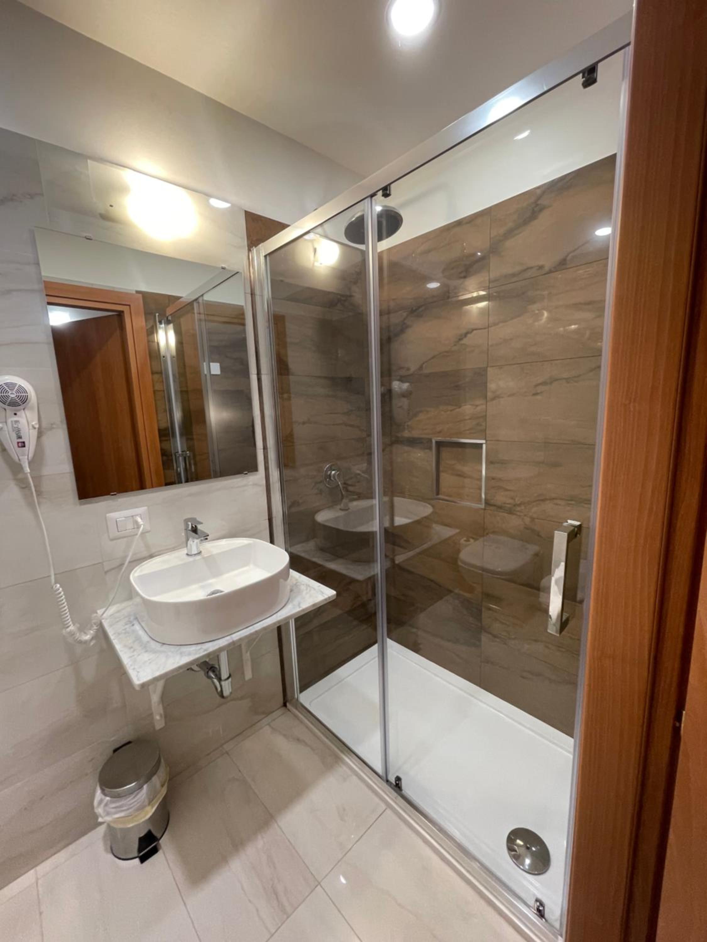 Quadruple Room - Photo 6
