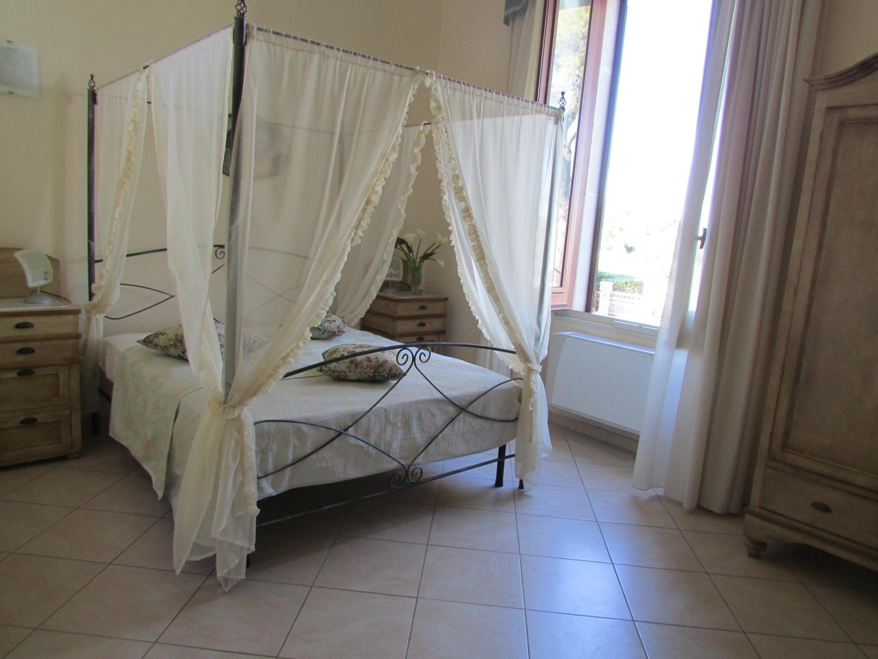 Triple Room with Private Bathroom photo 1