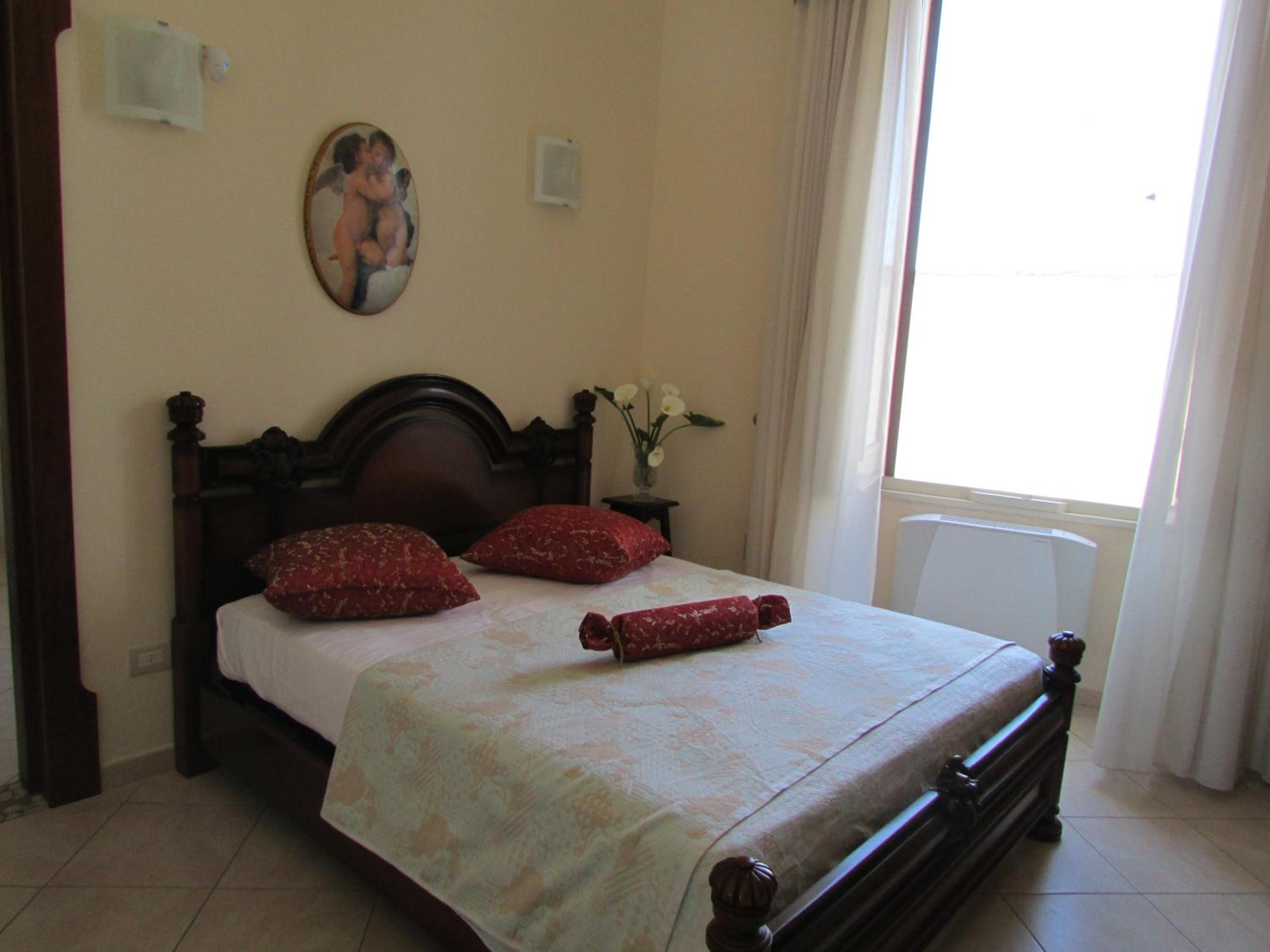 Deluxe Double Room with Bath photo 1