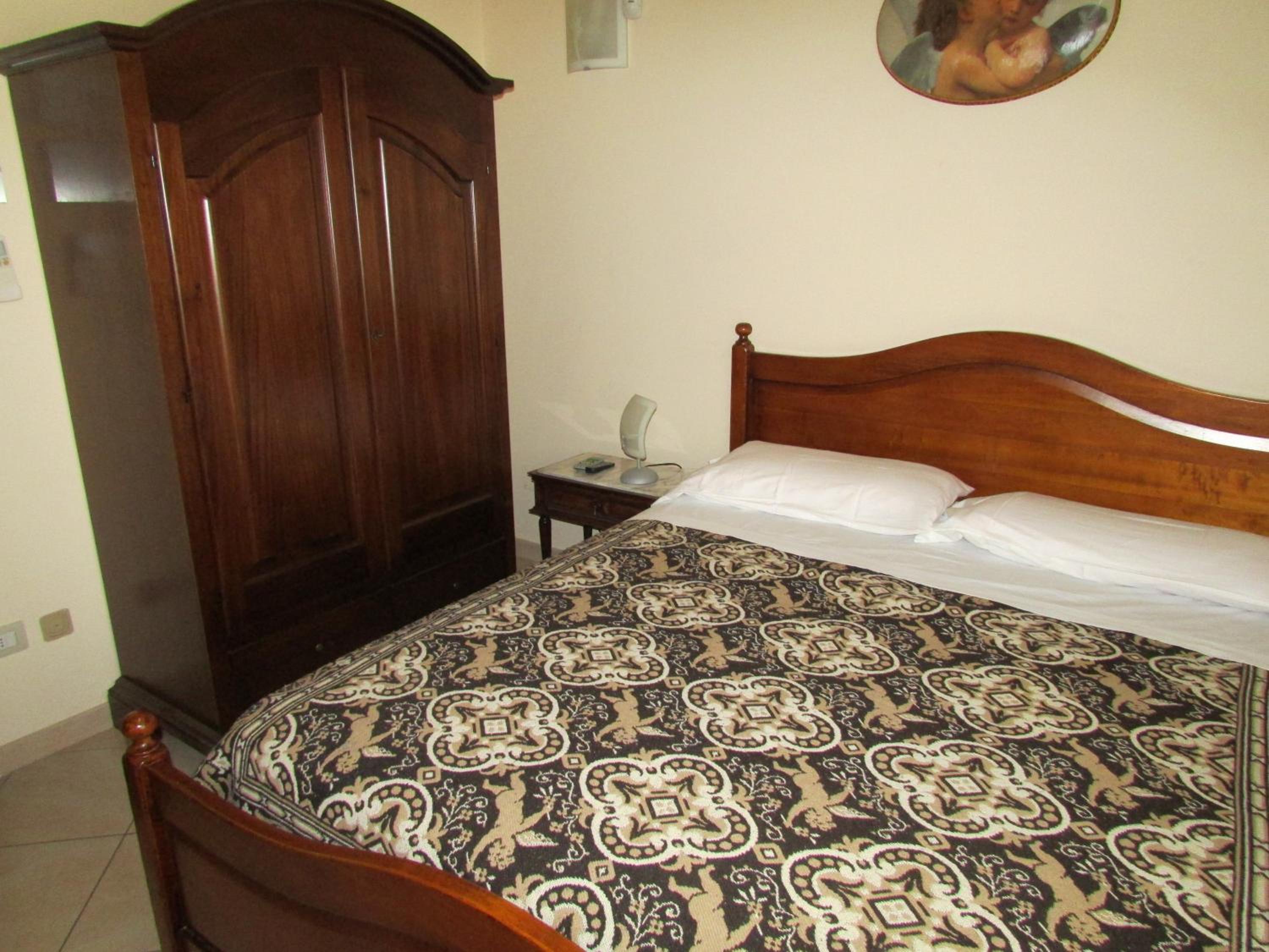 Double Room with Private Bathroom photo 1