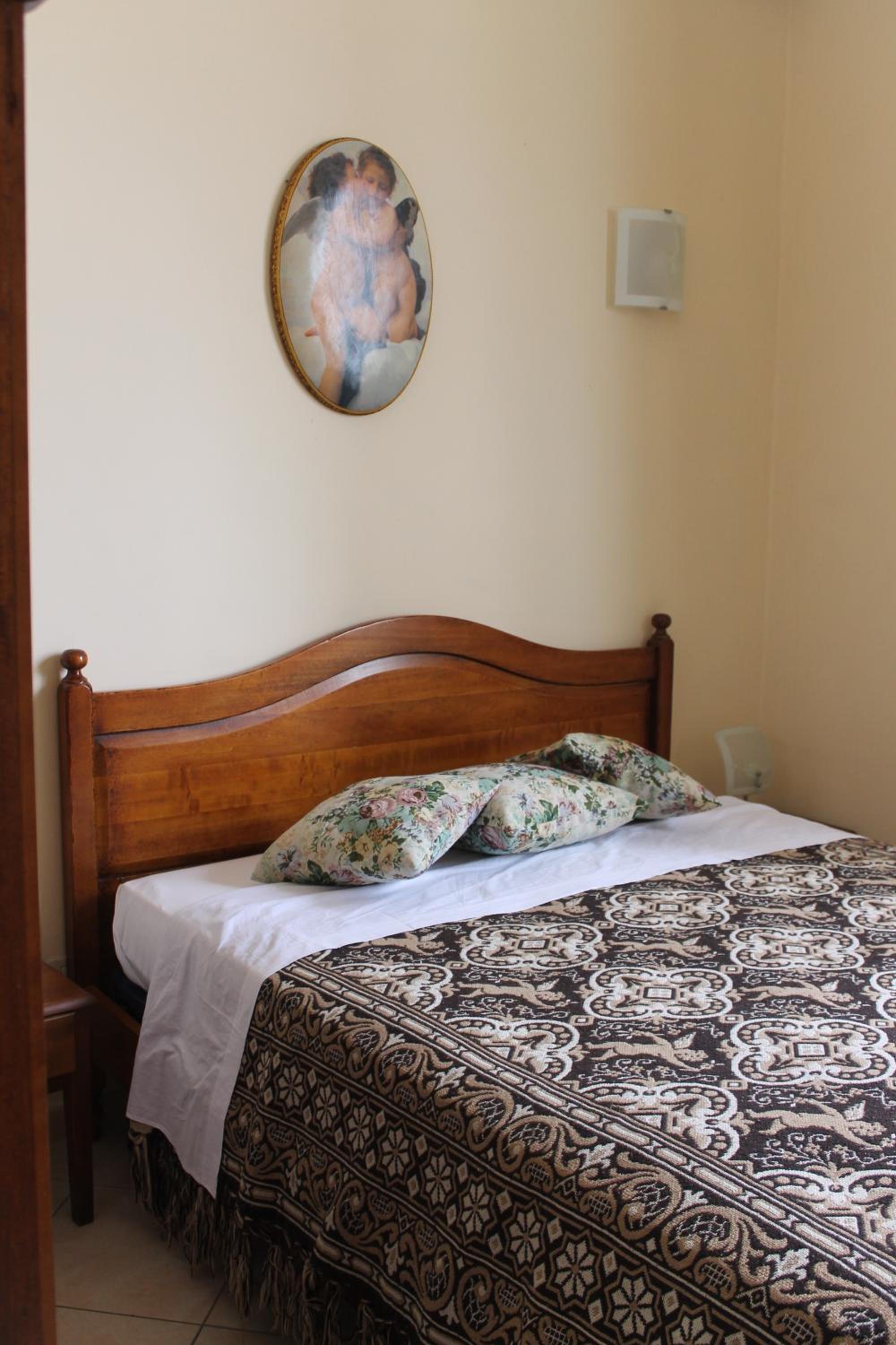 Double Room with Private Bathroom photo 3