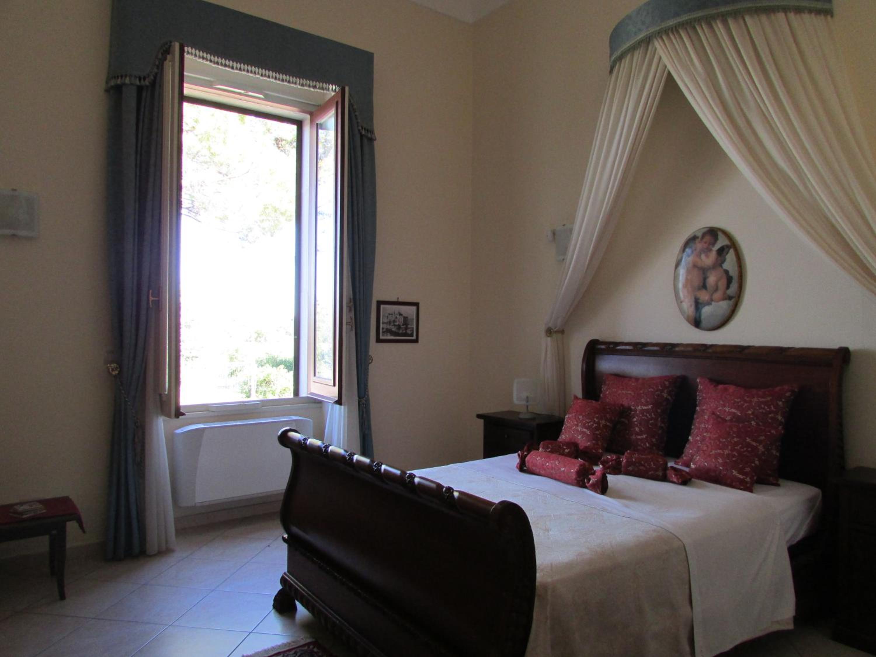 Luxury Triple Room photo 2