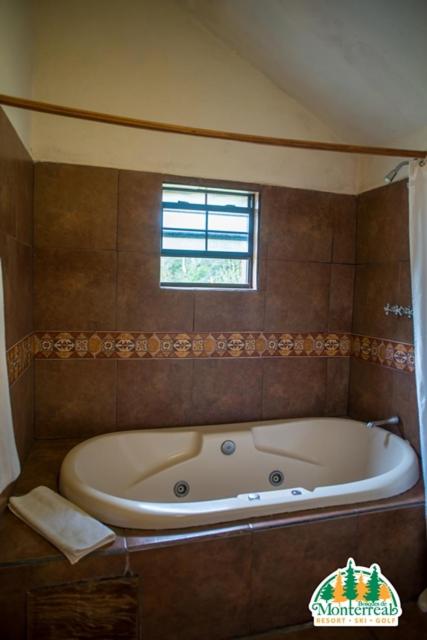 Four-Bedroom House photo 3