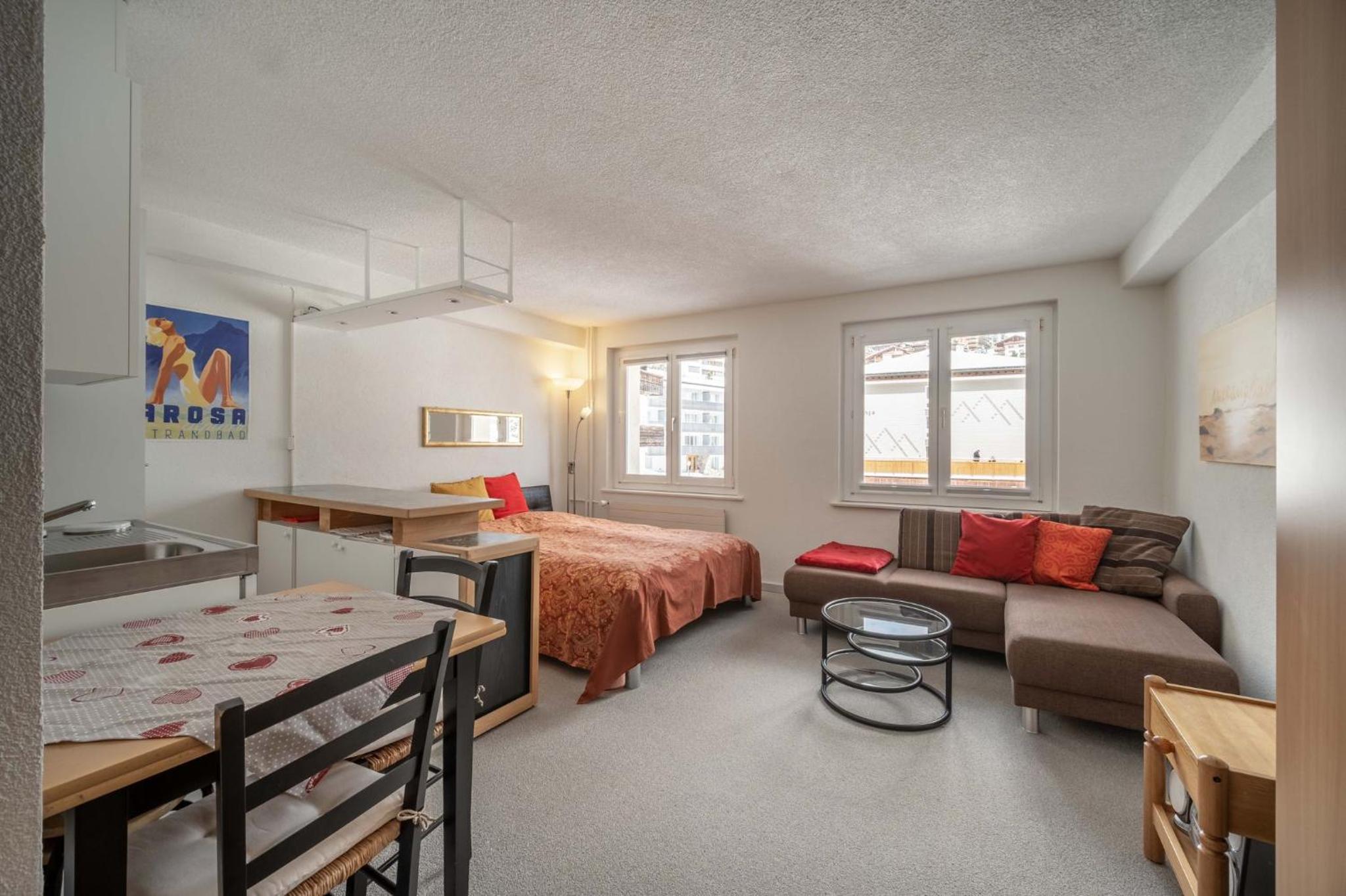 One-Bedroom Apartment photo 1