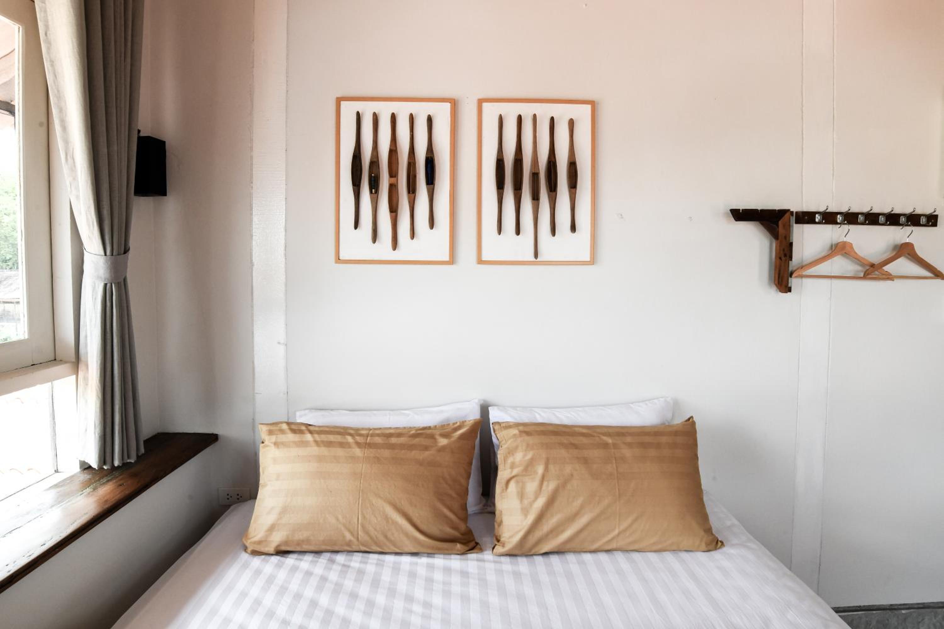 Small Single Room photo 3