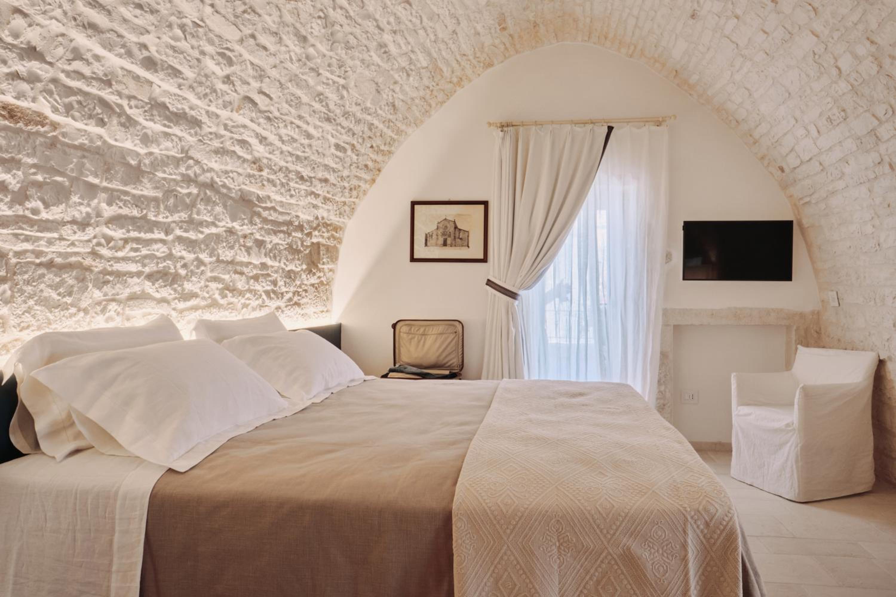 Deluxe Double Room with Balcony photo 2