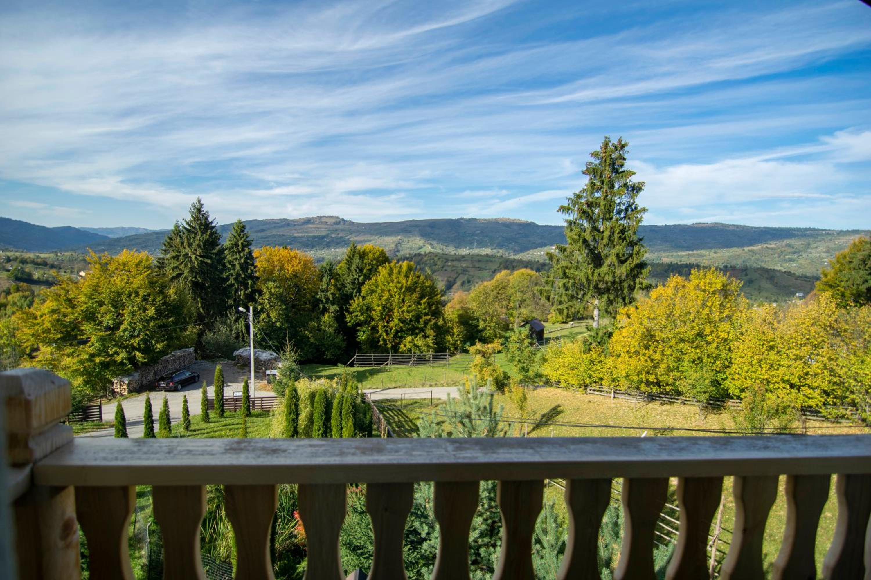 Double Room with Balcony - Photo 2