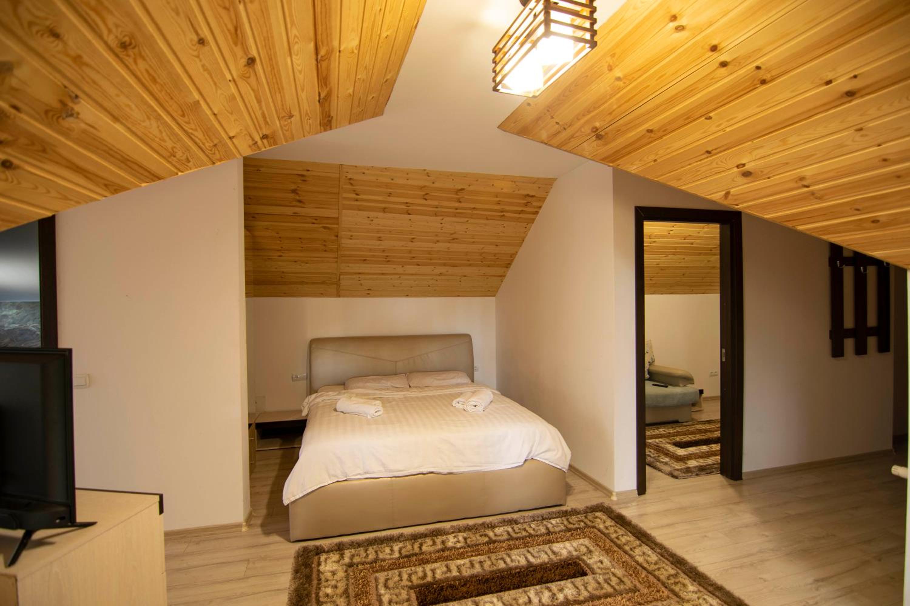One-Bedroom Apartment - Photo 2