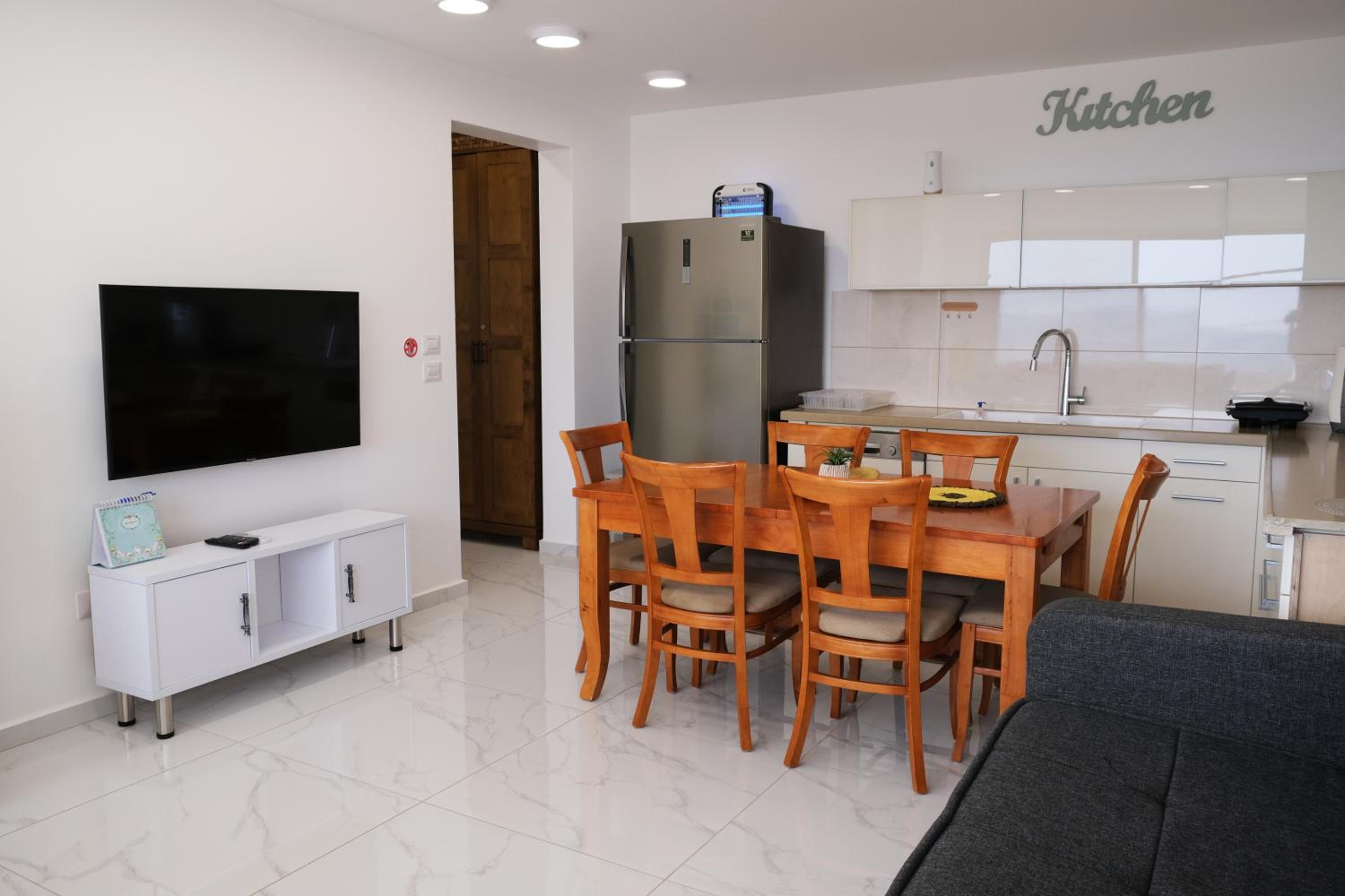 Two-Bedroom House - Photo 15