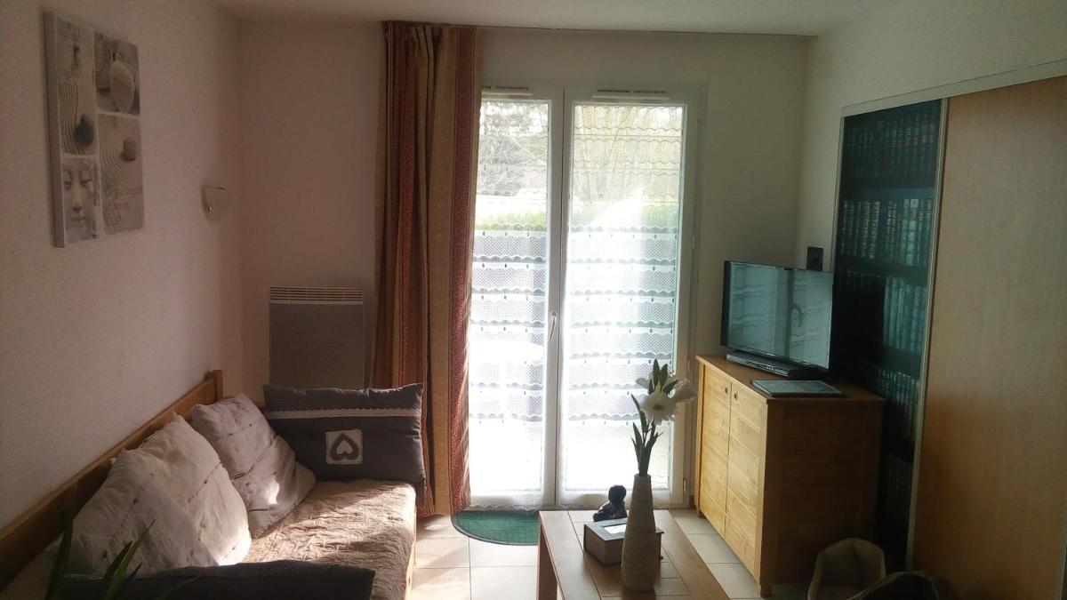 Apartment with Terrace photo 2