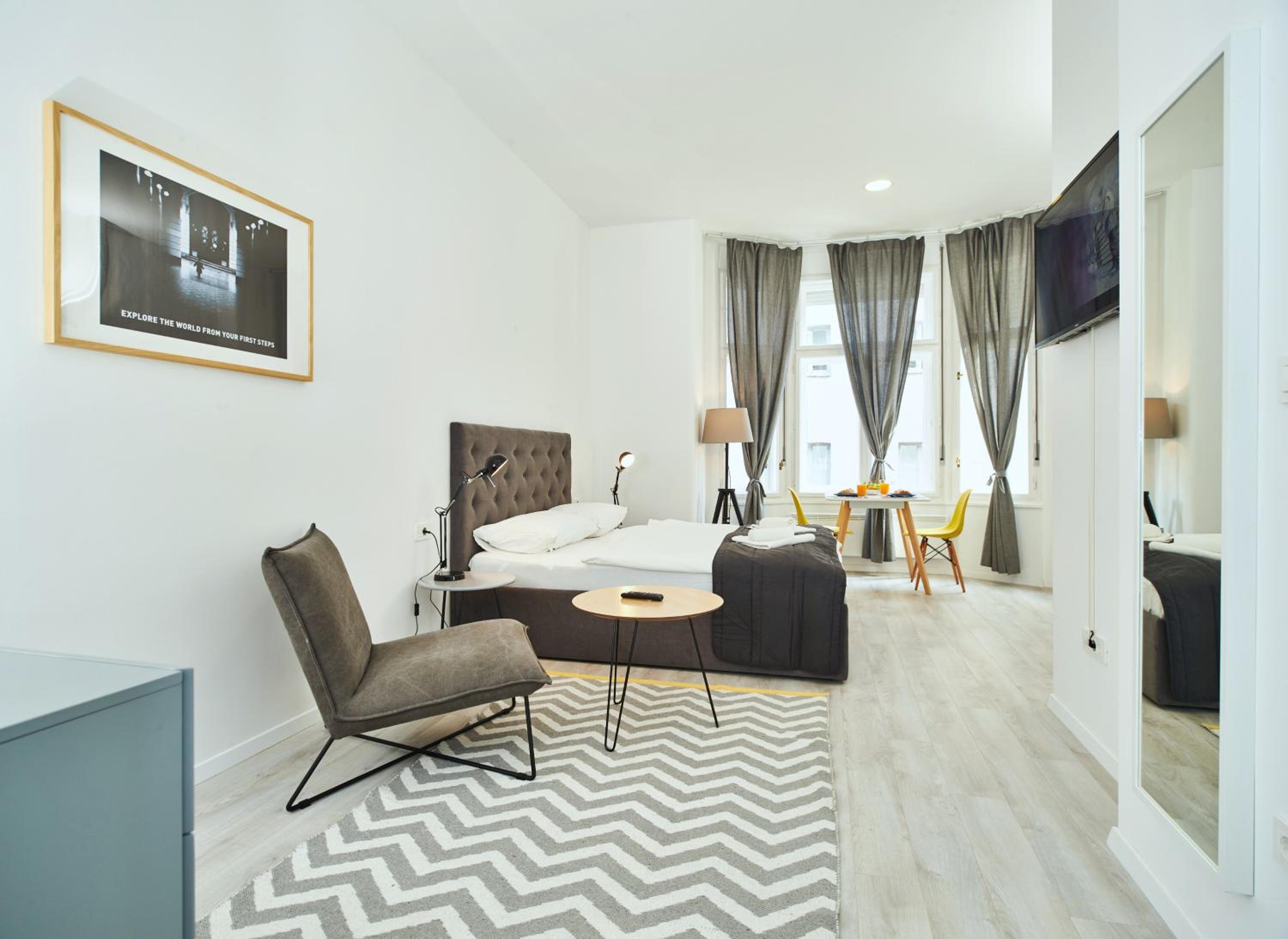 Deluxe Studio