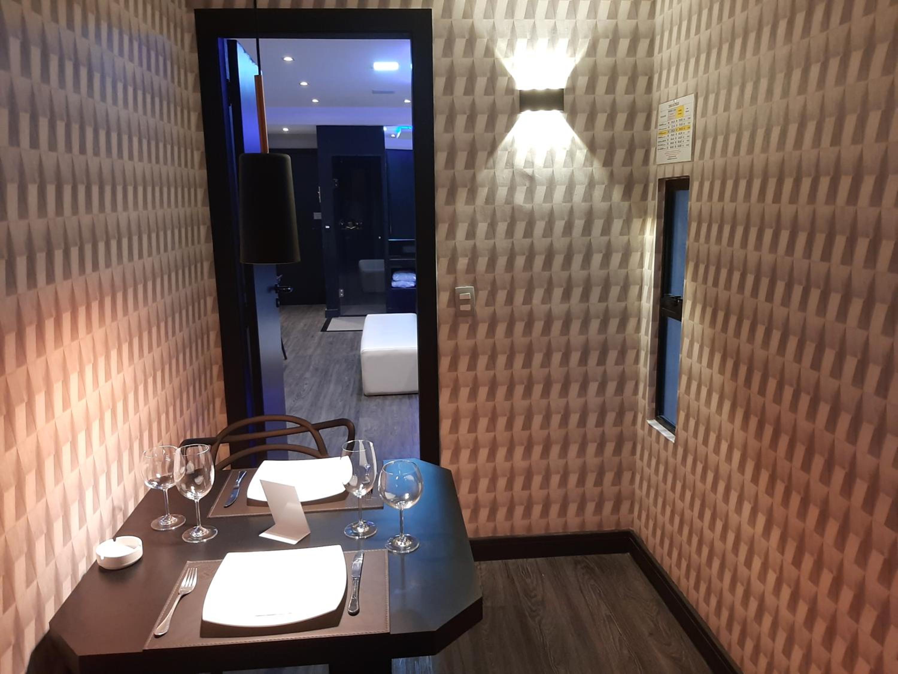 Superior Suite - Photo 10