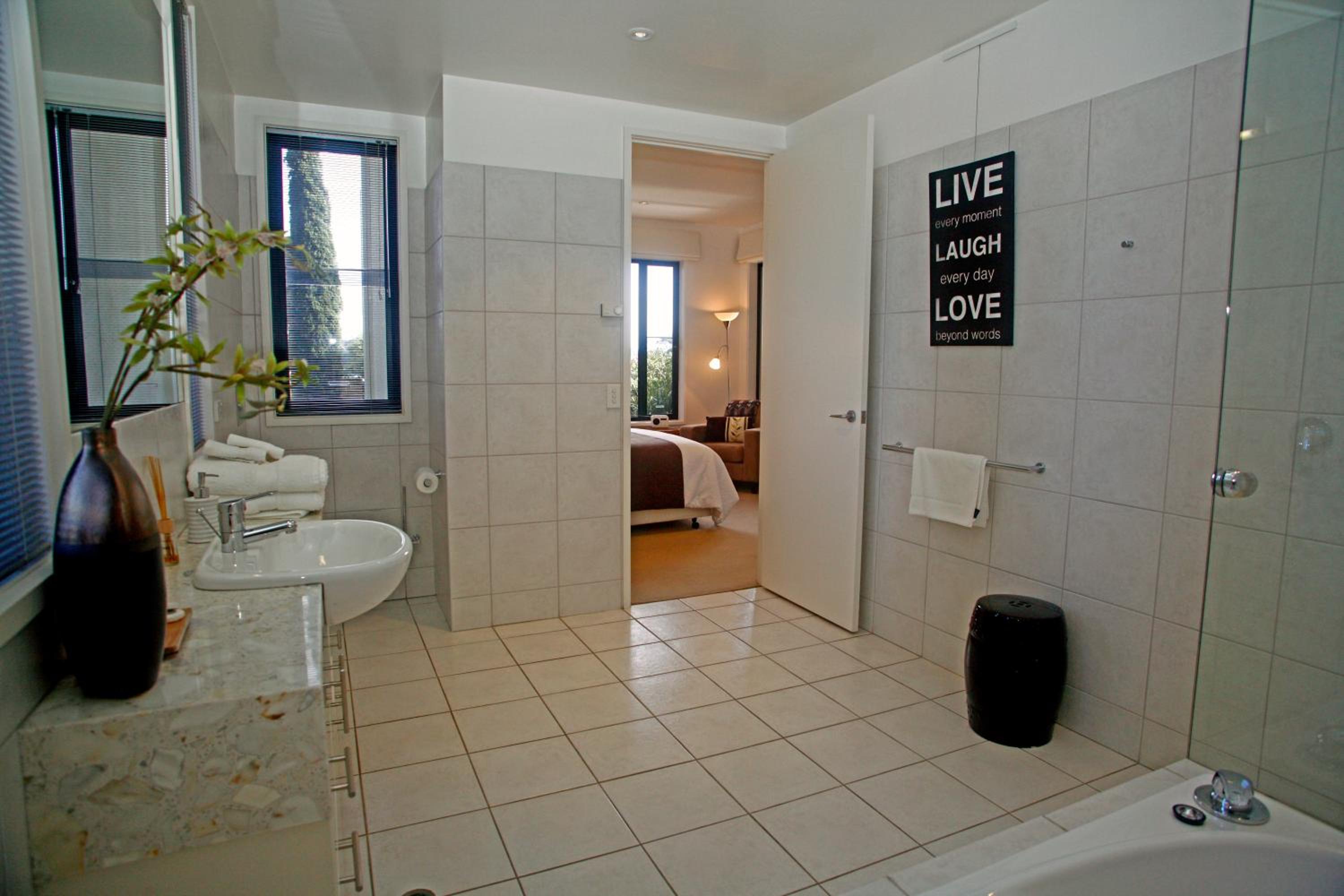 One-Bedroom Apartment with Spa Bath photo 3