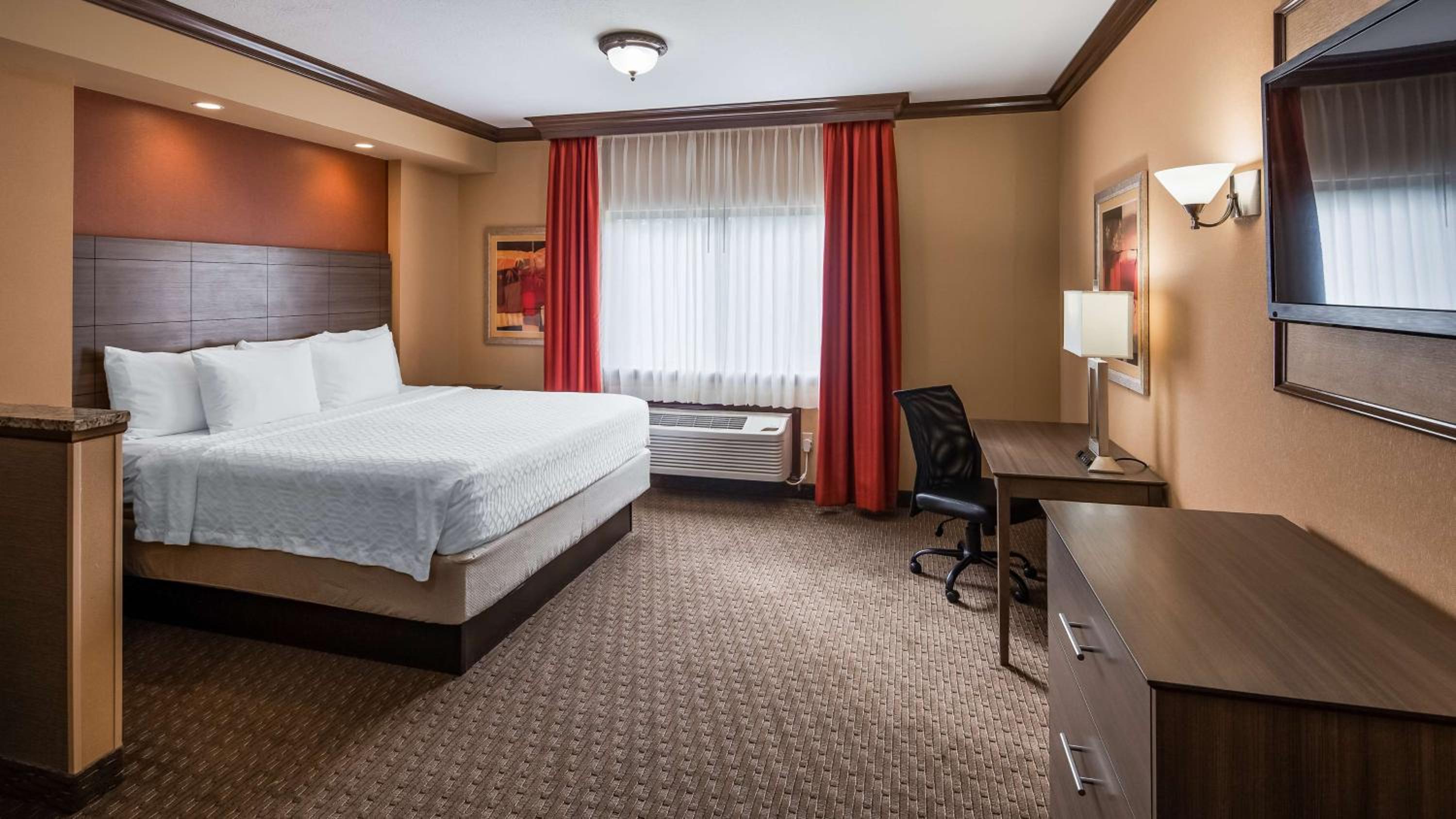 King Suite - Non-Smoking - Photo 1