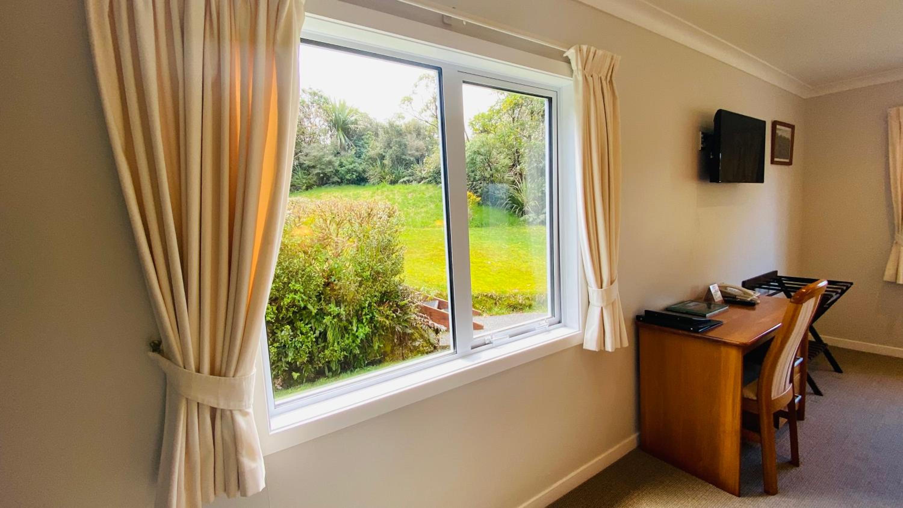 Double Room - Photo 5