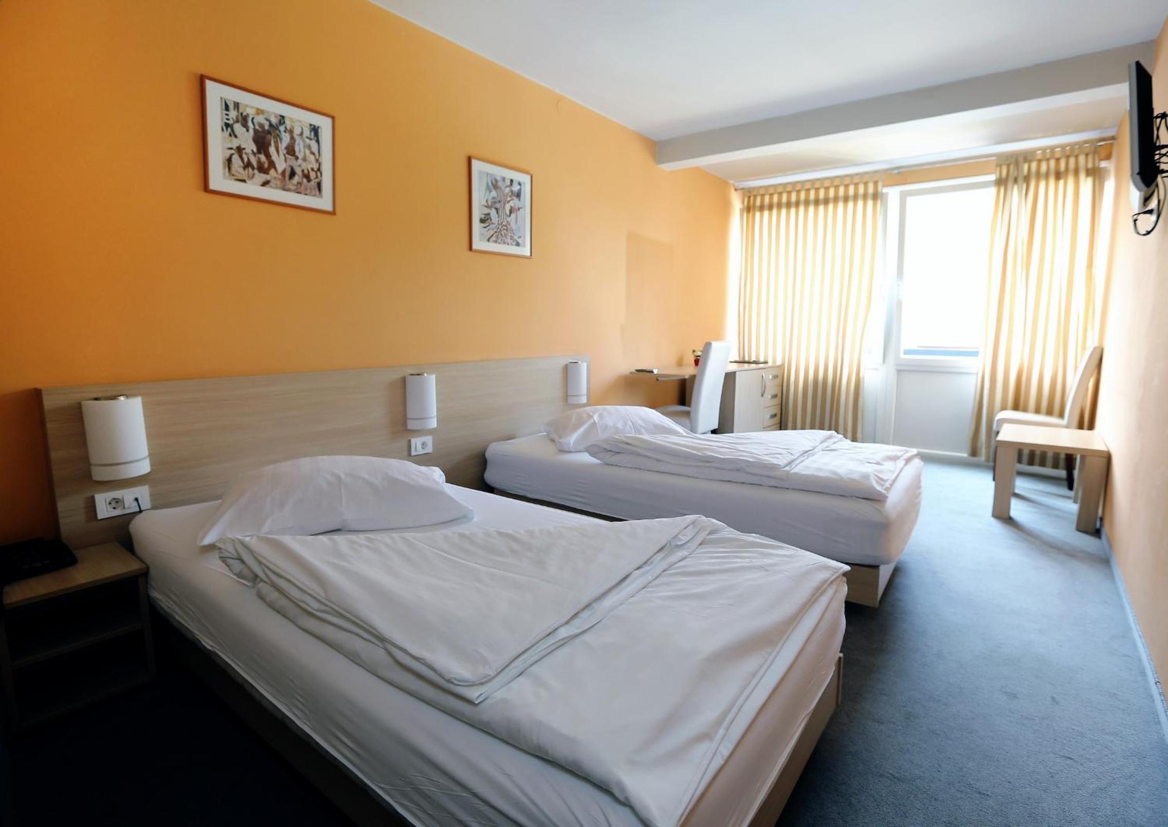 Double or Twin Room - Photo 16