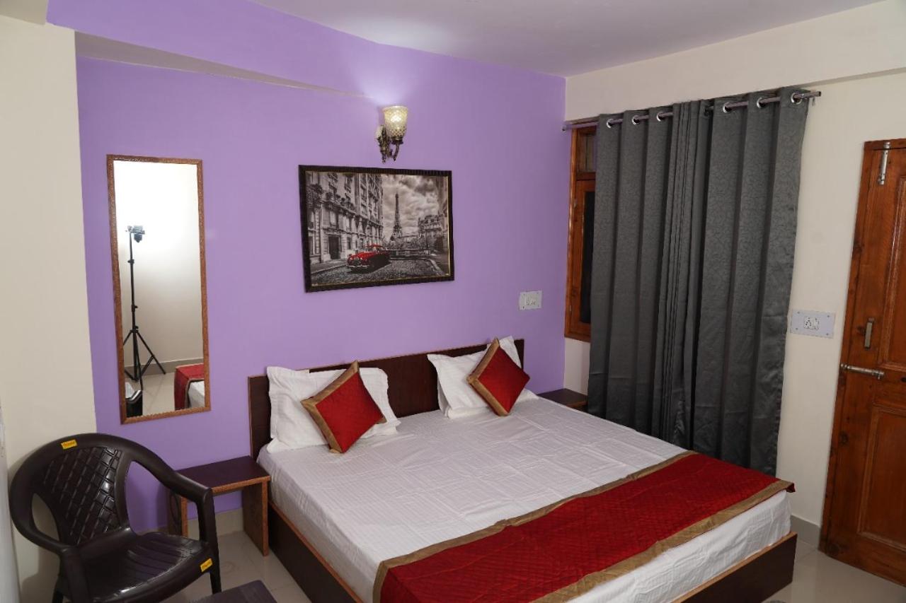 Deluxe Double Room (2 Adults + 1 Child) photo 1