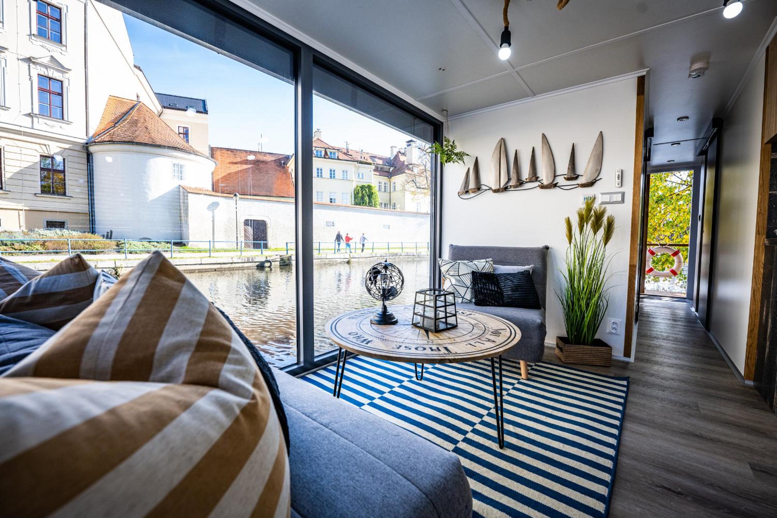 Two-Bedroom Apartment - Photo 9