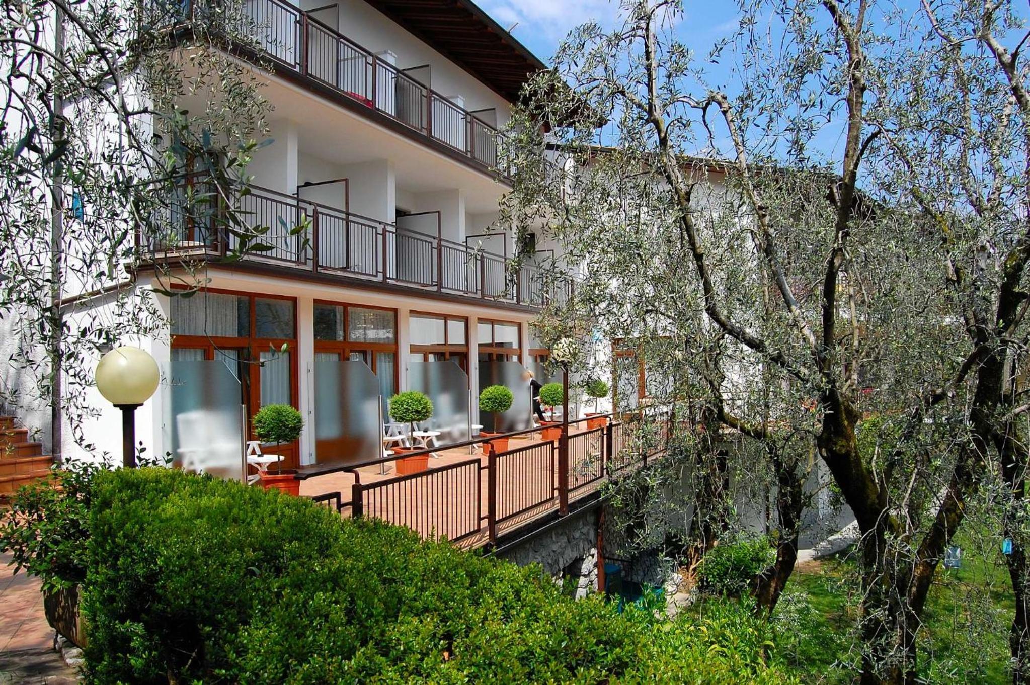 Classic Double Room with Garden View photo 2