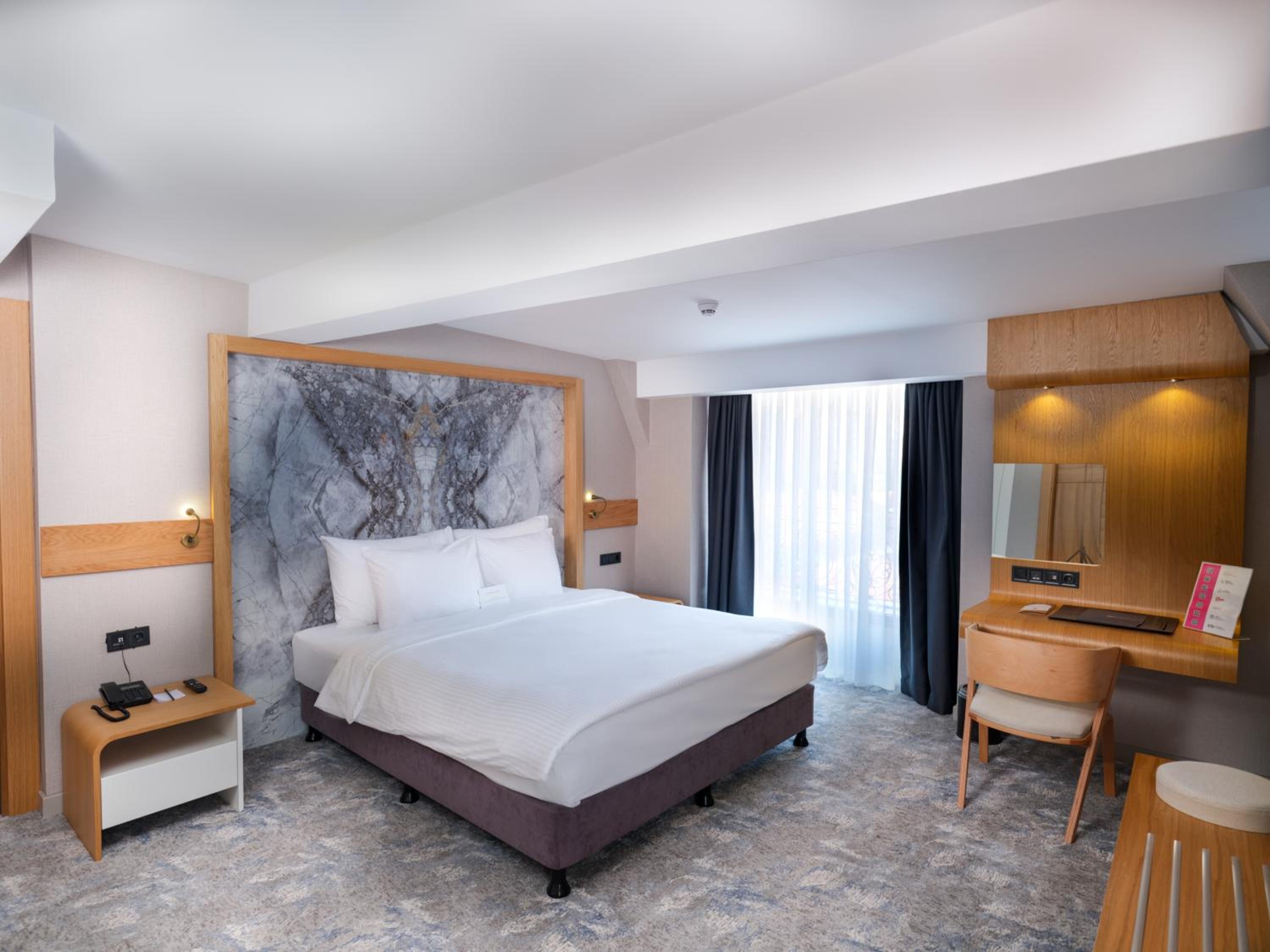 Queen Room - Photo 2