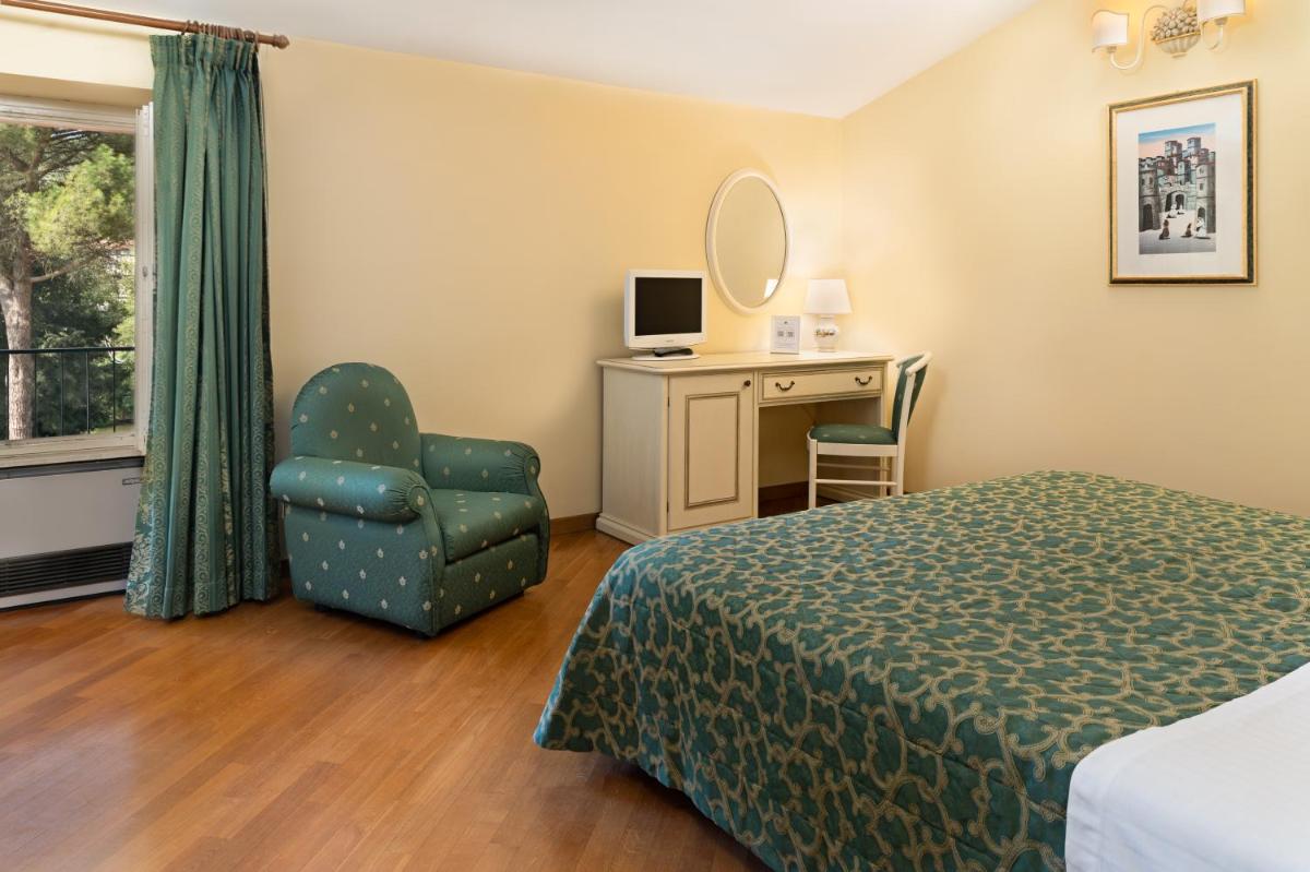 Superior Double Room - Attic photo 2