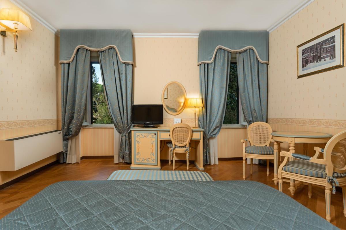 Deluxe Double Room photo 3