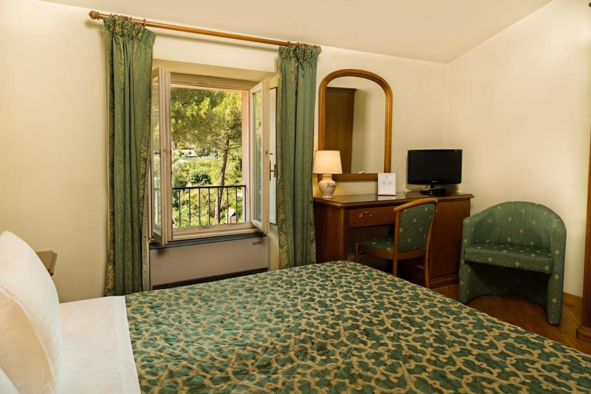 Standard Double Room photo 3