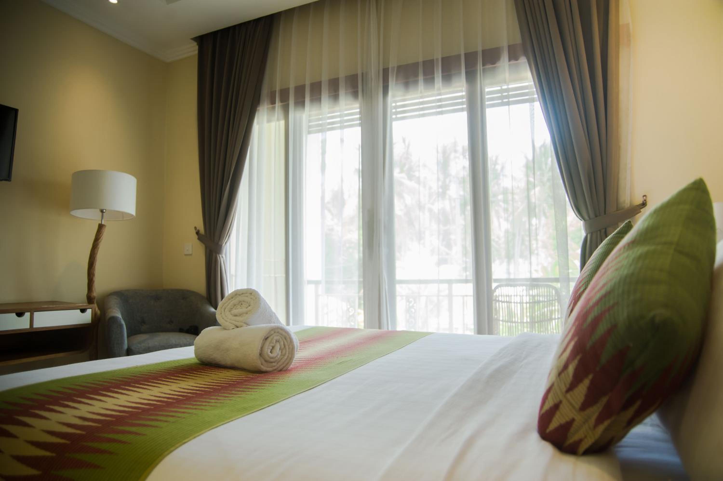 Deluxe Room with Private Balcony  - Photo 6