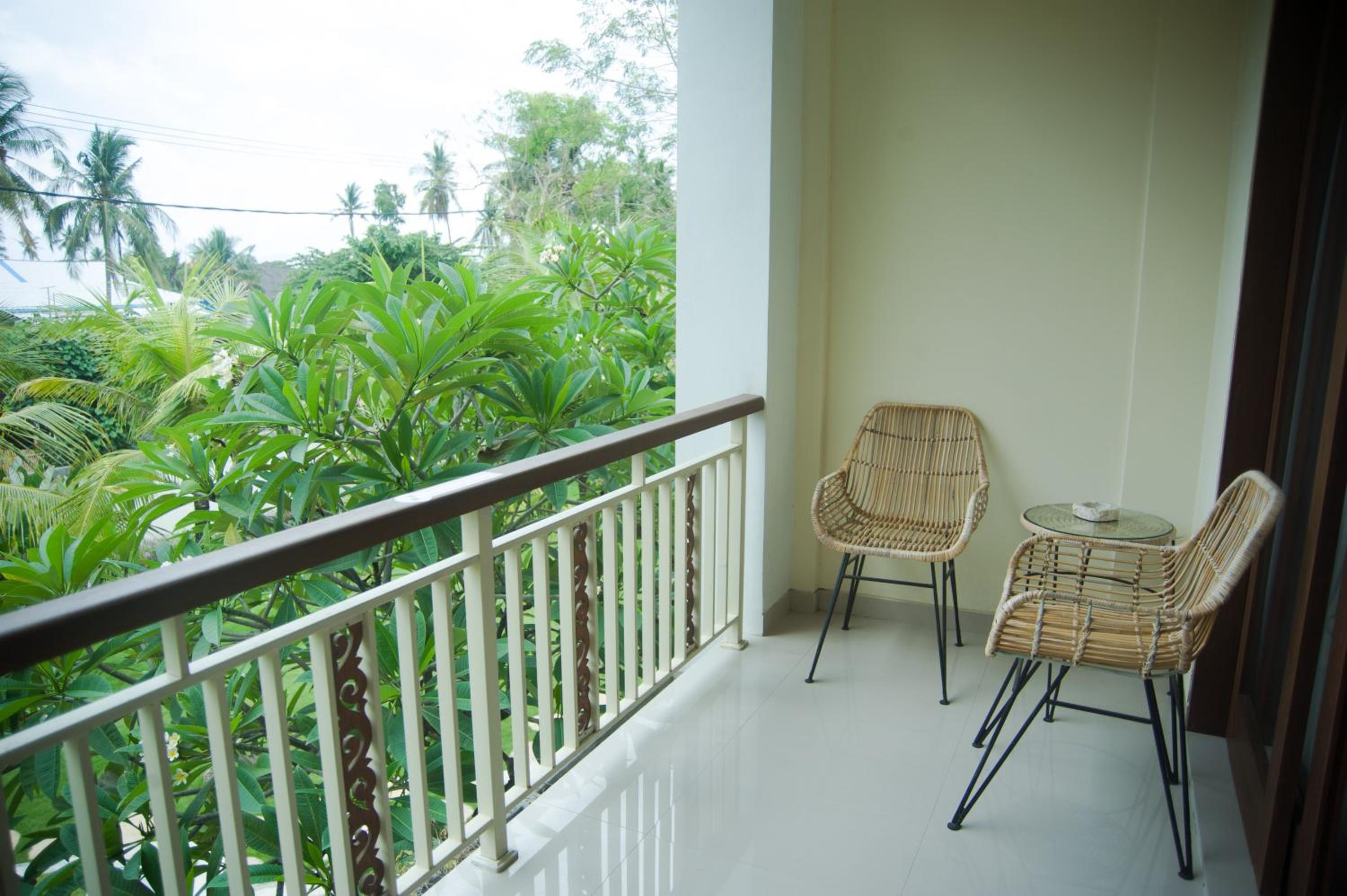 Deluxe Twin Room with Private Balcony - Photo 4
