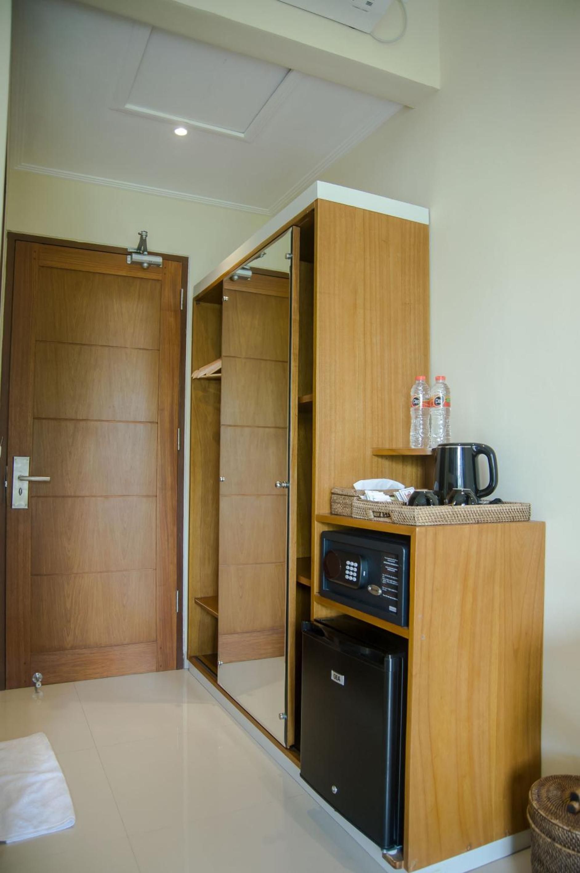 Deluxe Twin Room with Private Balcony - Photo 3