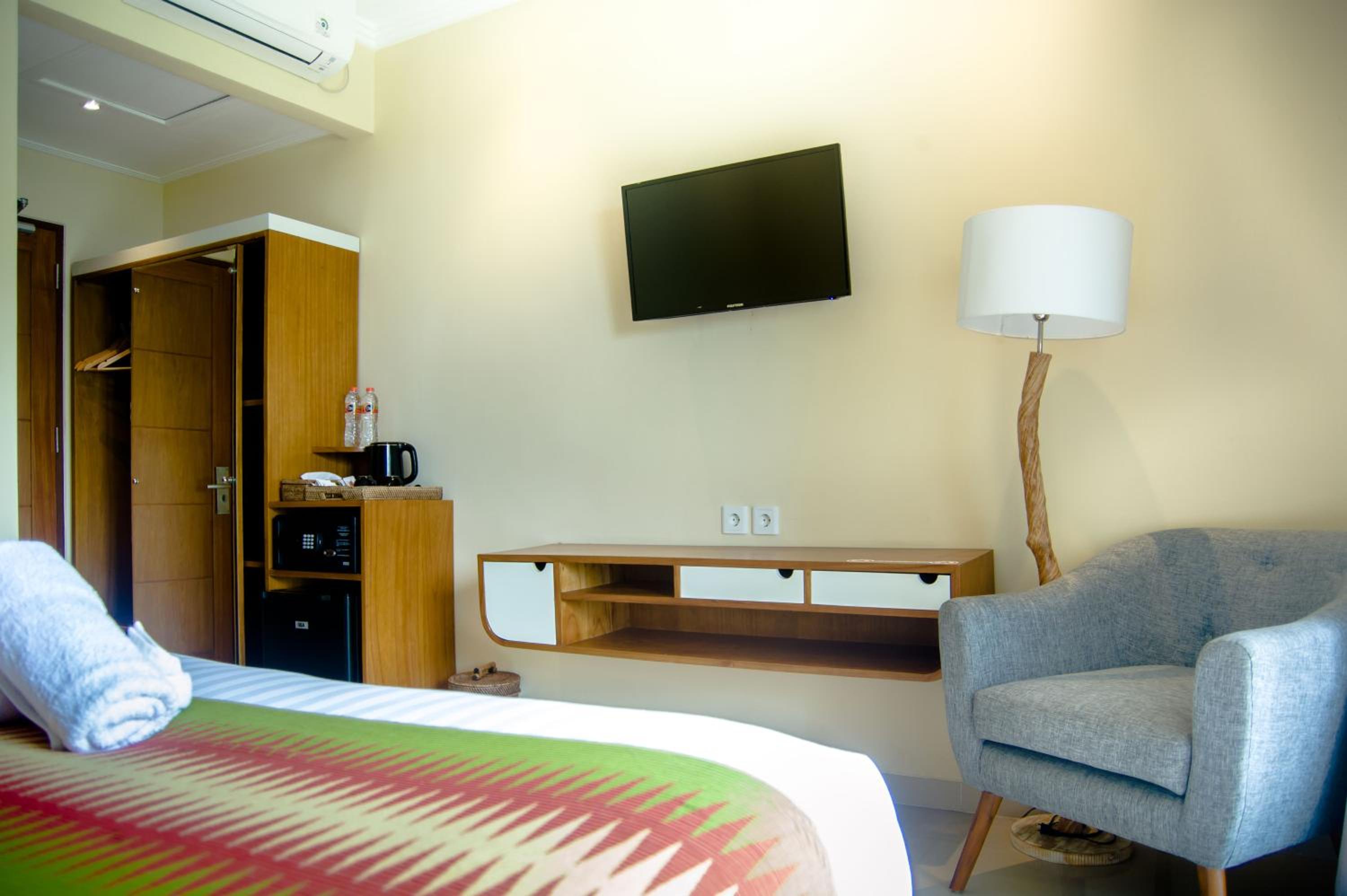 Deluxe Room with Private Balcony  - Photo 20