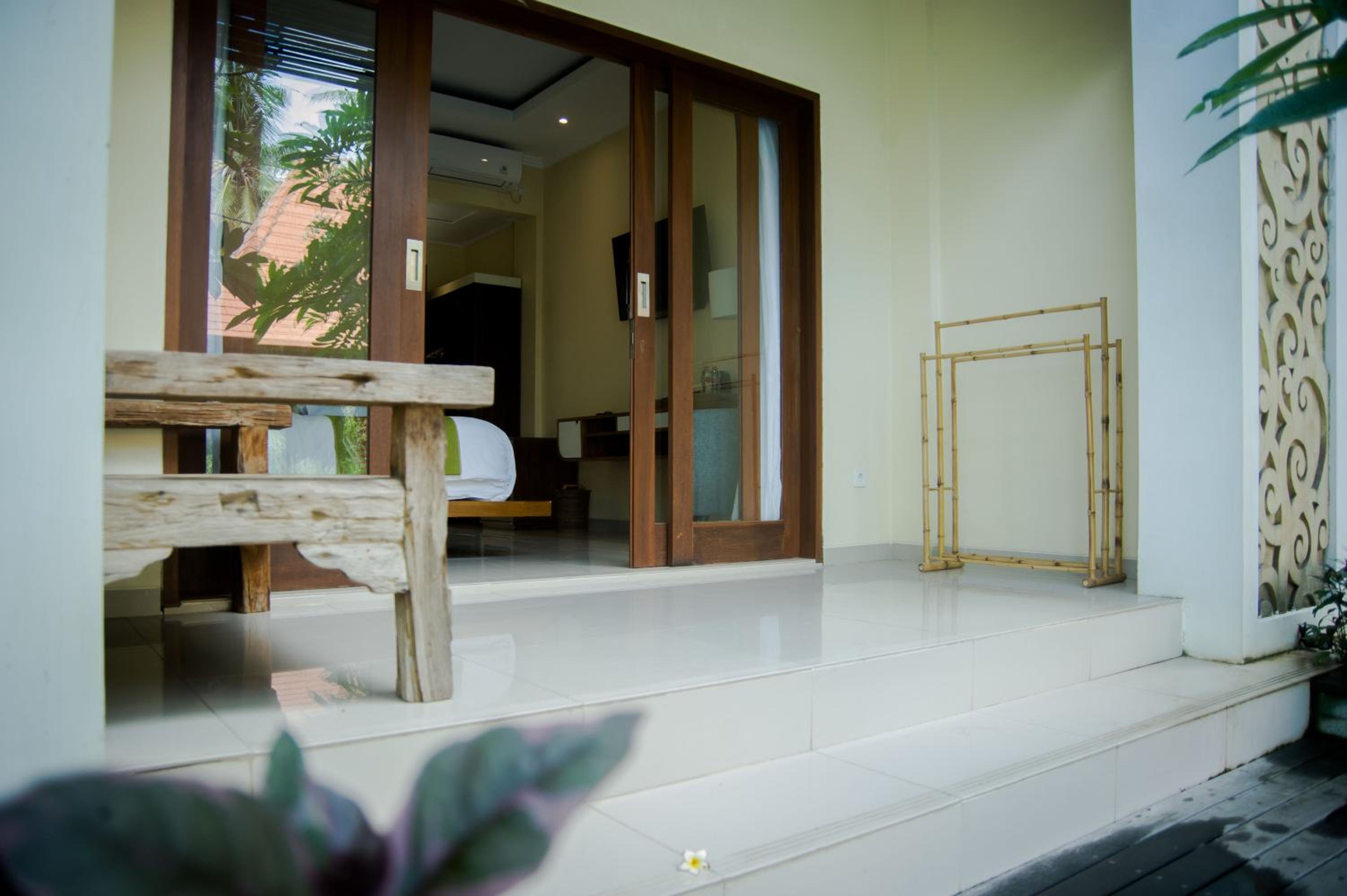 Deluxe Room with Private Terrace - Photo 4