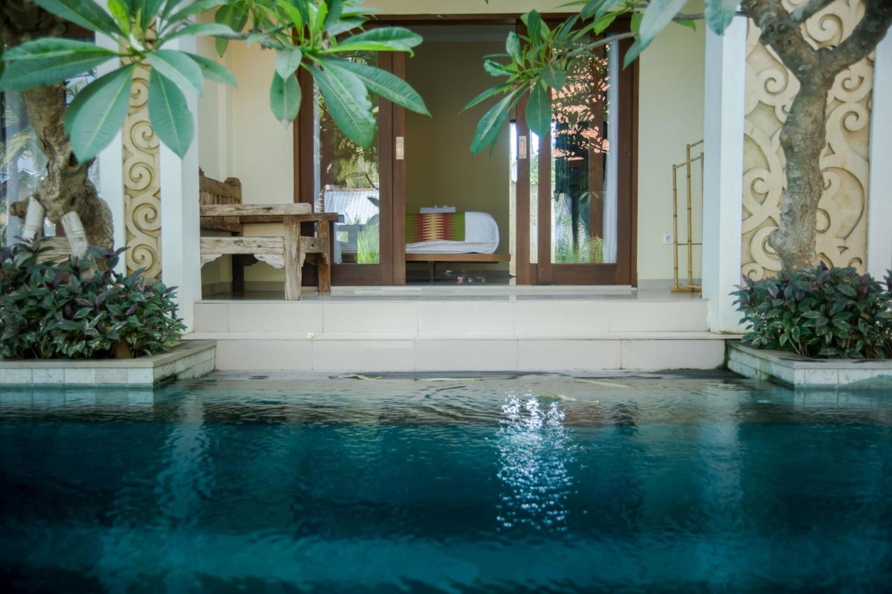 Deluxe Room with Pool Access photo 3
