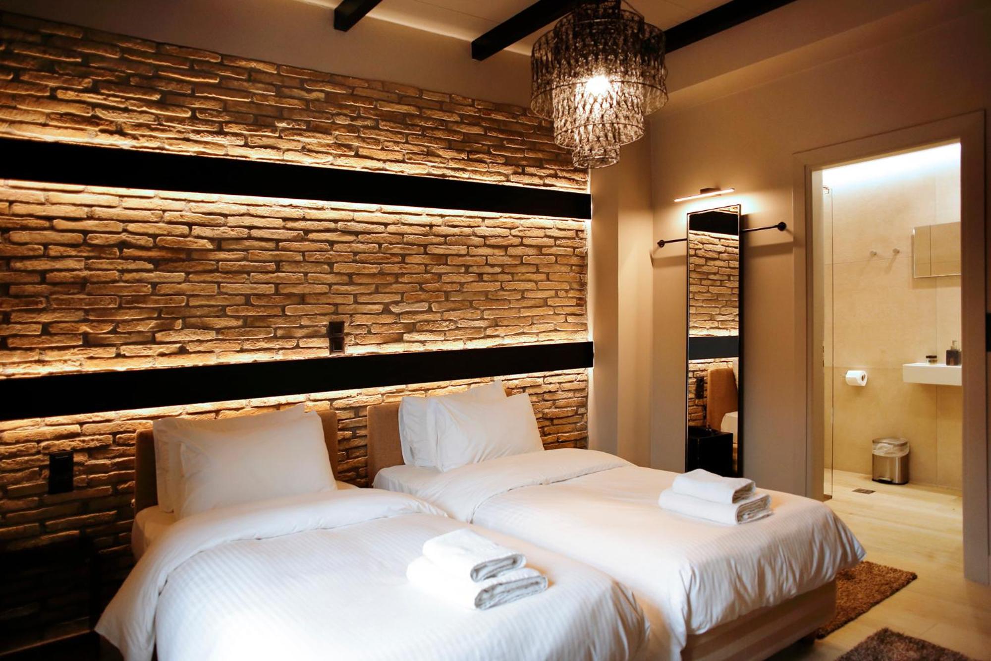 Double or Twin Room photo 3