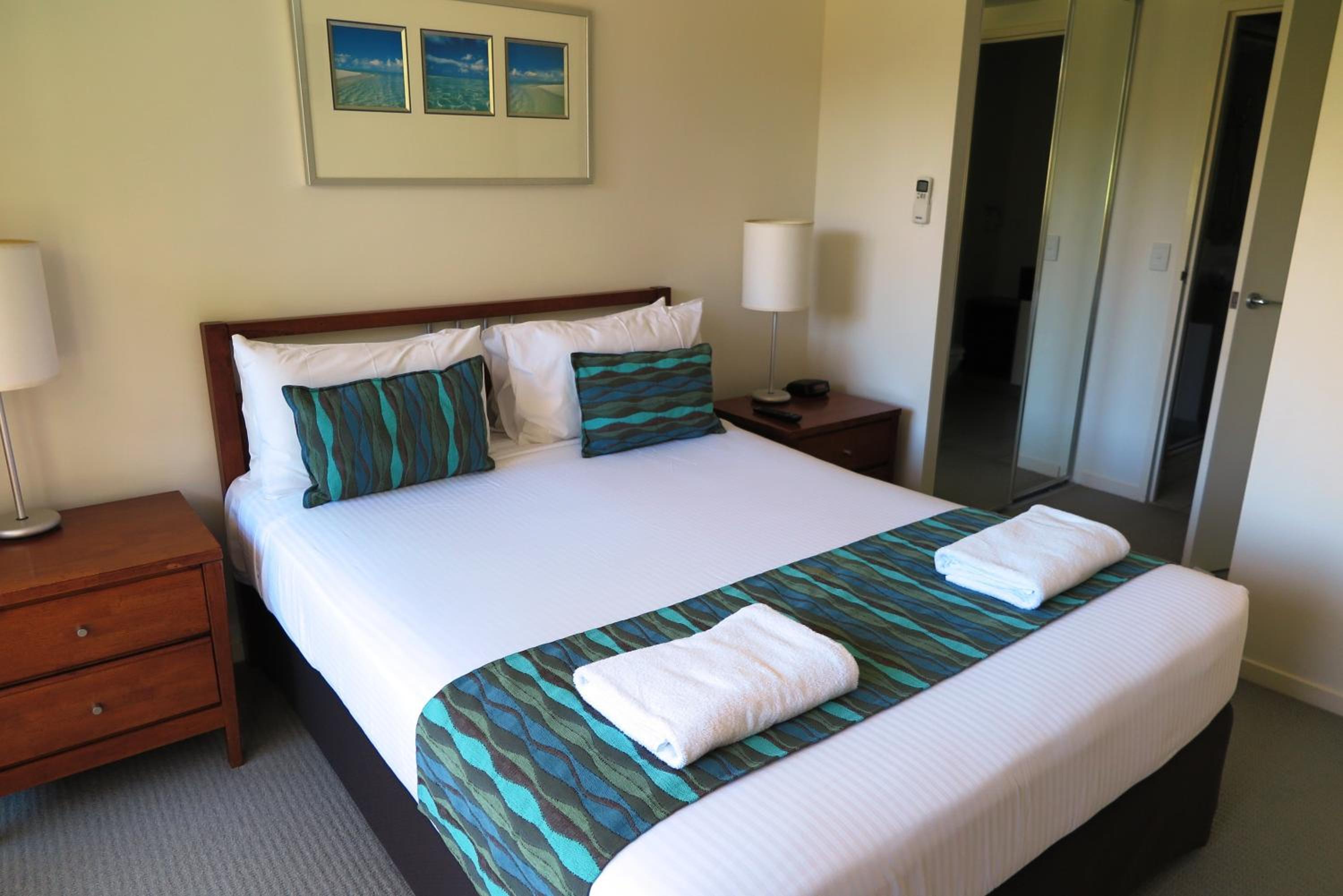 Deluxe Two-Bedroom Apartment with Garden View photo 1
