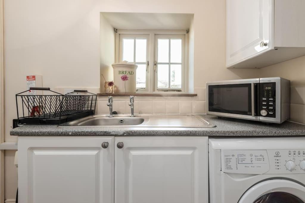 One-Bedroom House - Photo 12