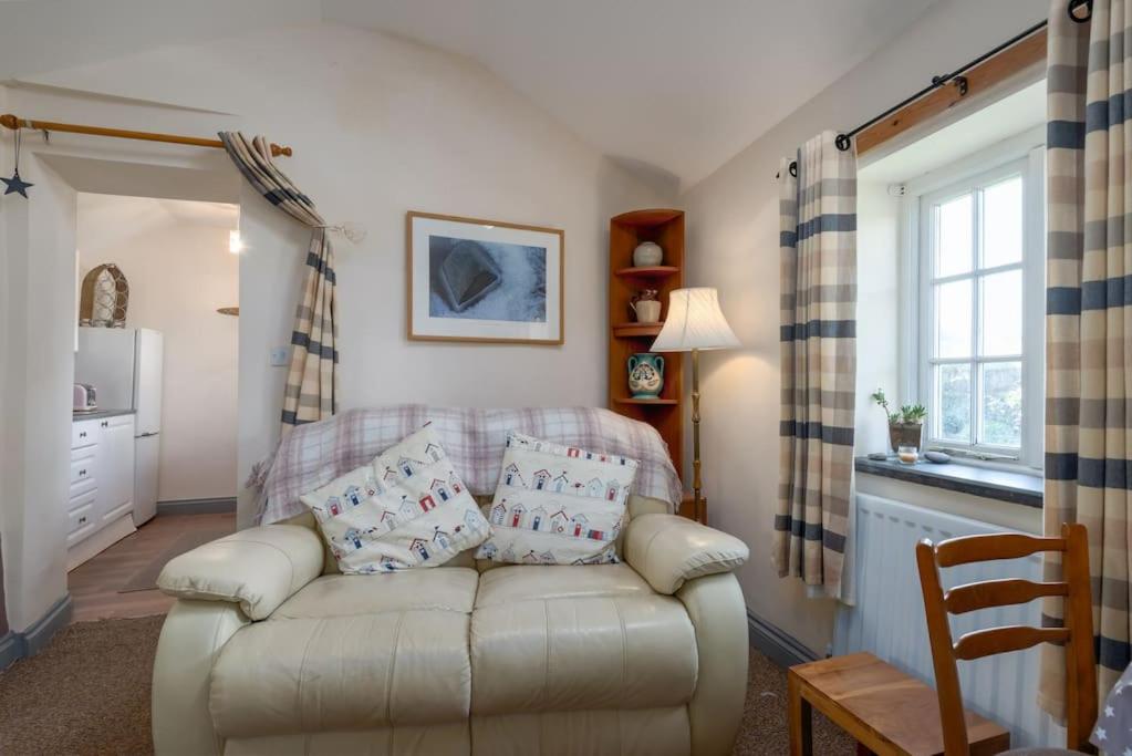 One-Bedroom House - Photo 16