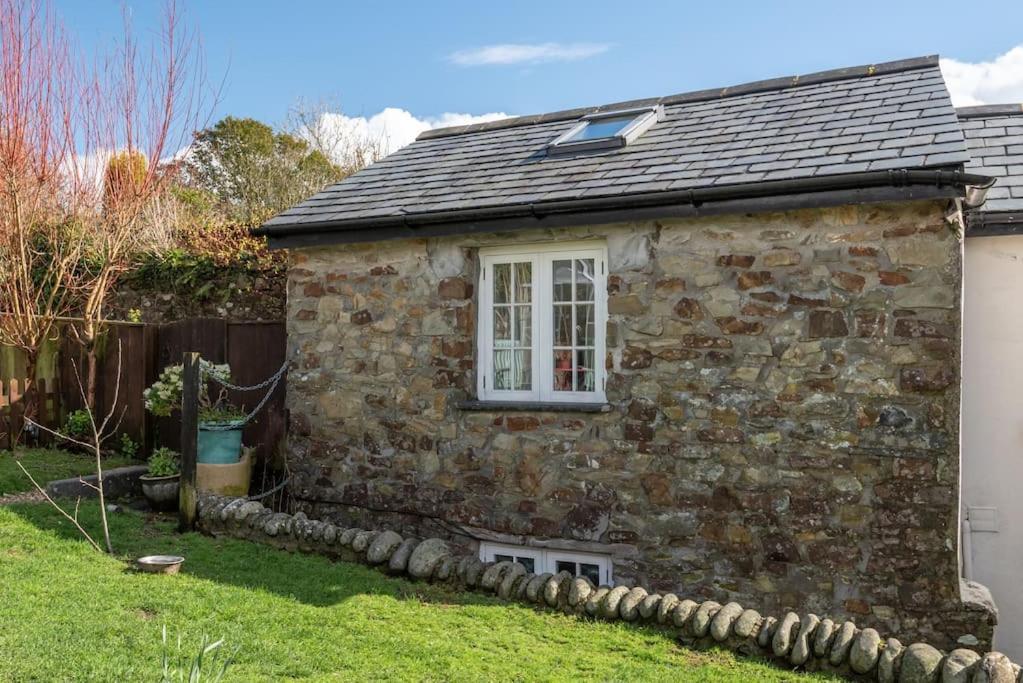 One-Bedroom House - Photo 26