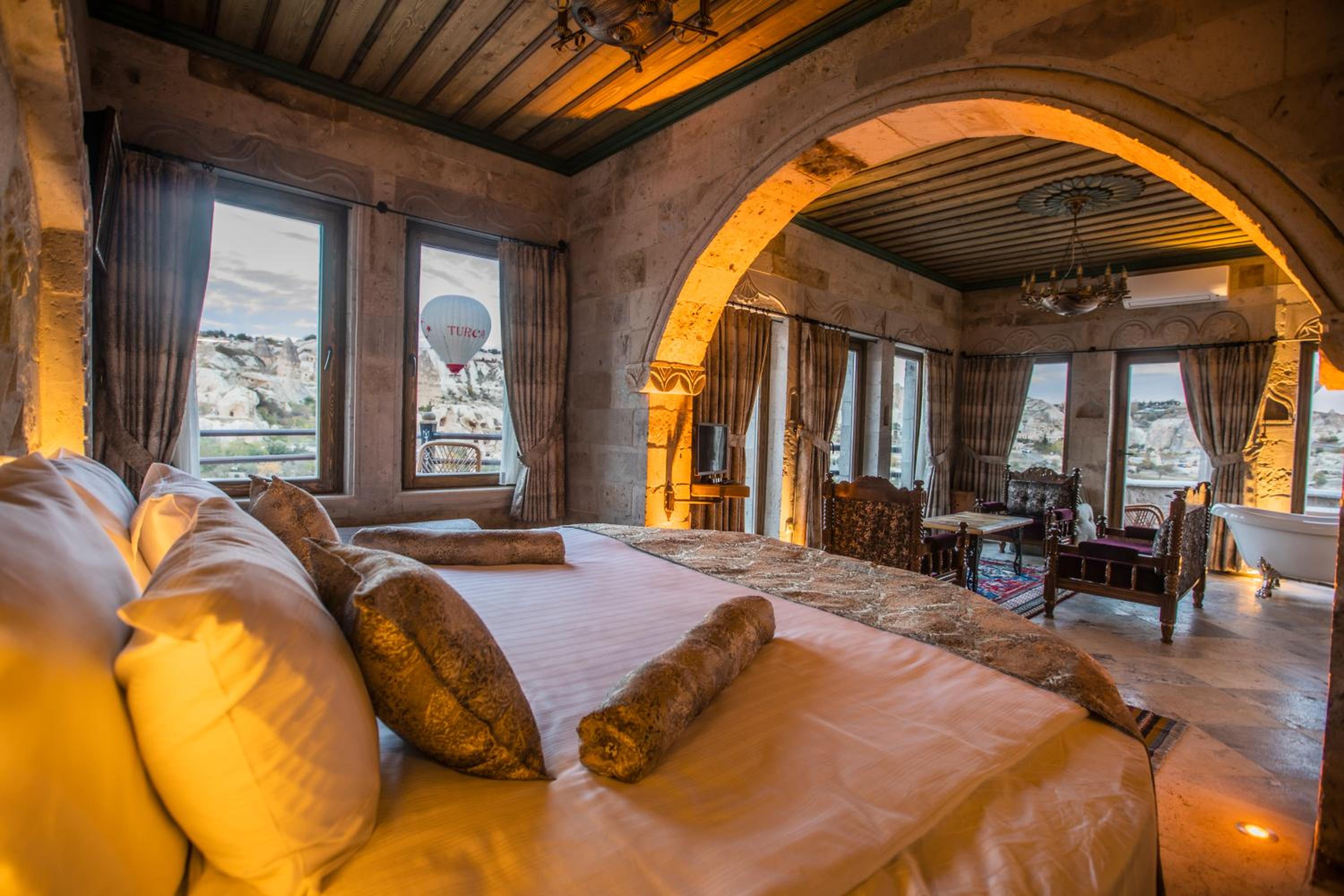 Deluxe Queen Suite - Photo 1