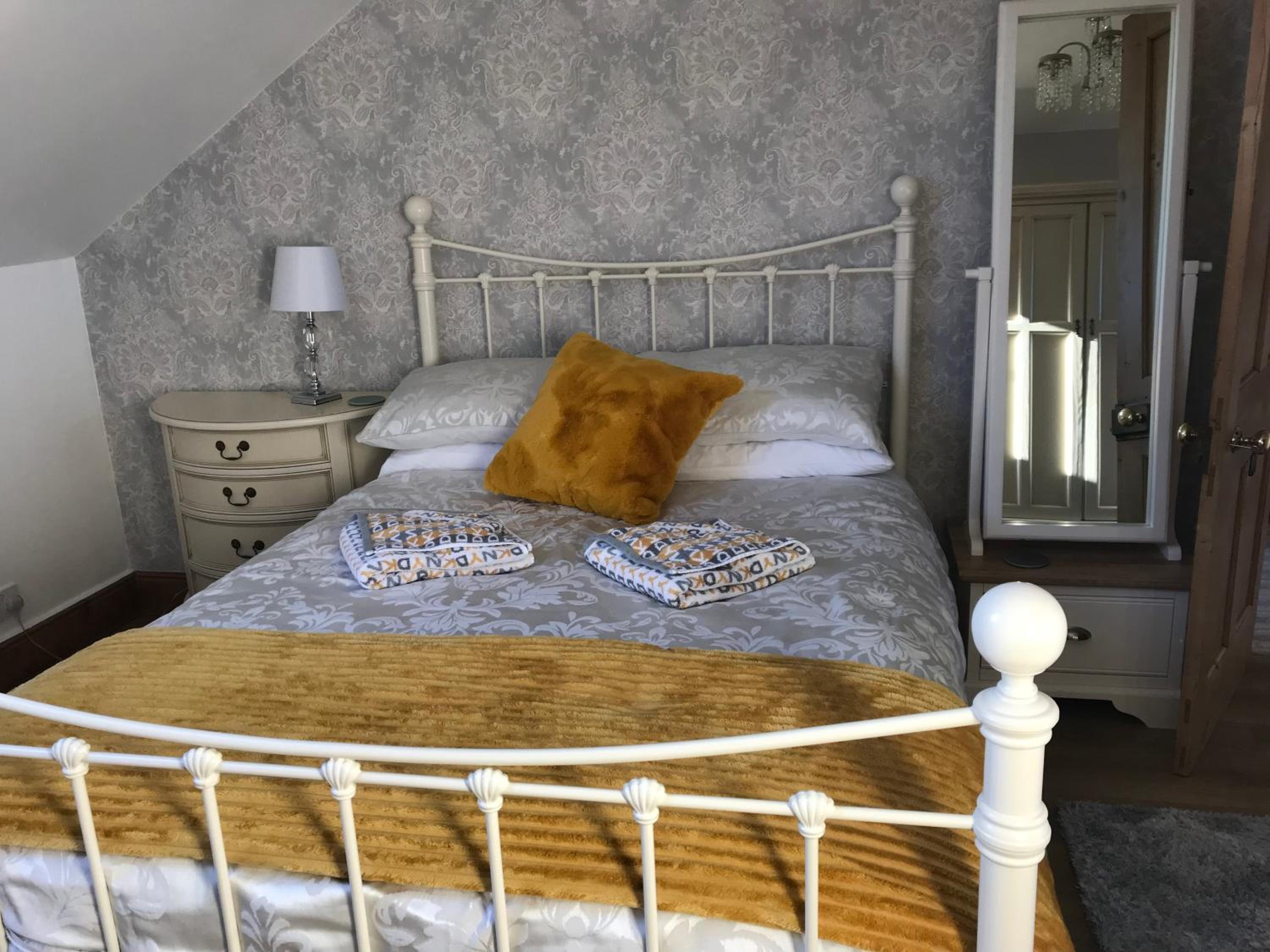Double Room with Private Bathroom - Photo 1