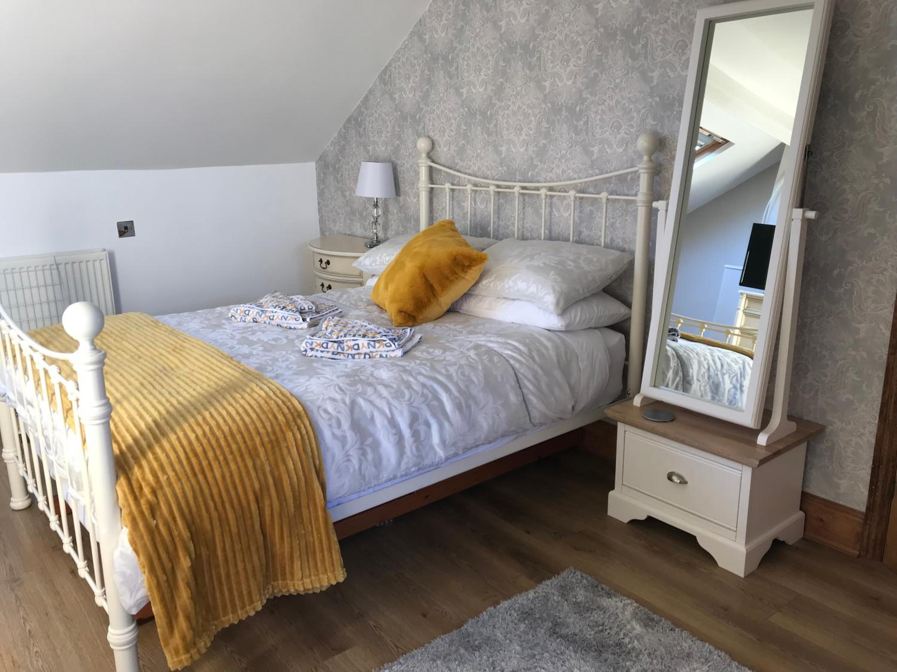 Double Room with Private Bathroom - Photo 8