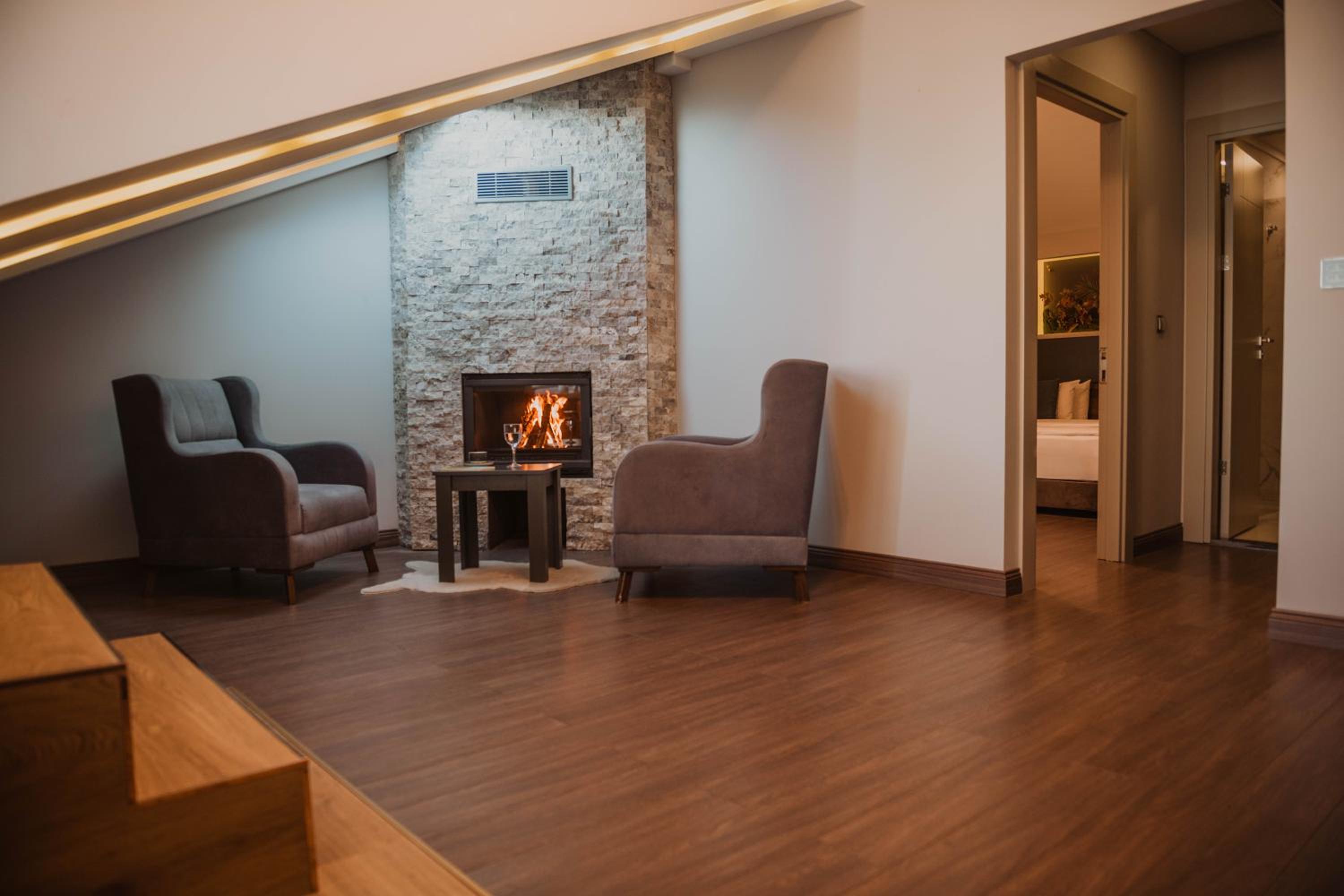 Trapezus Suite